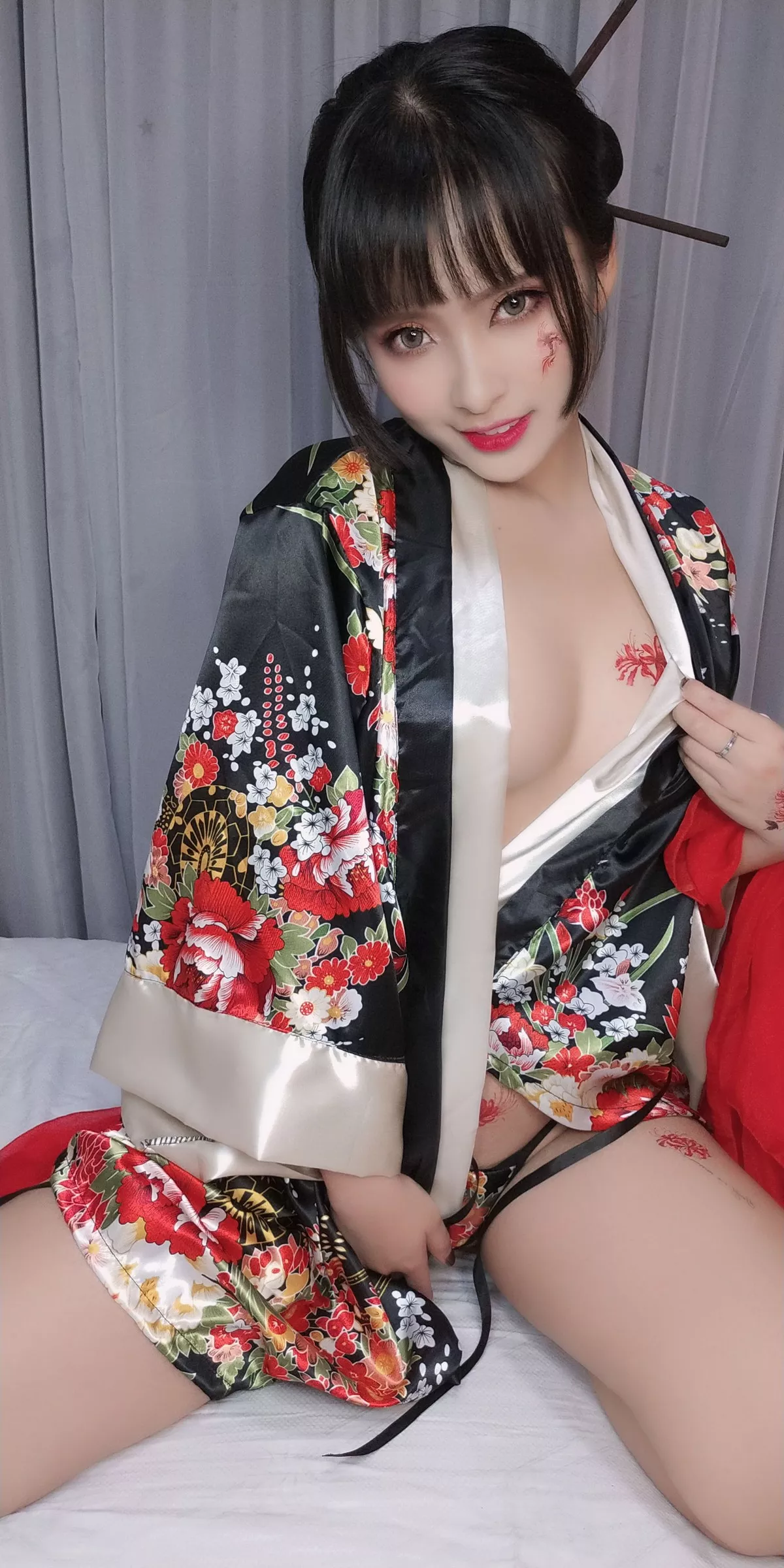 动漫博主洛璃LoLiSAMA歌舞伎主题真空服饰配黑色丁字裤惹火诱惑写真92P