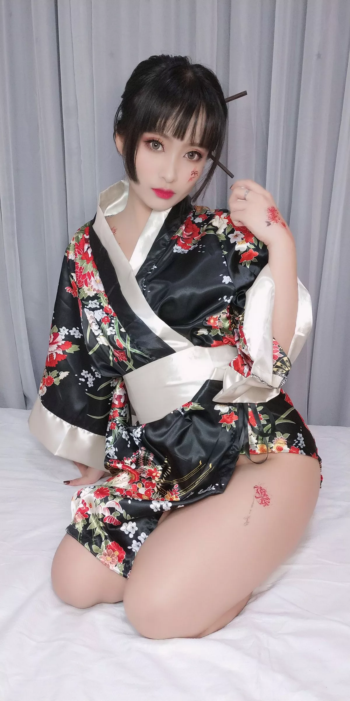 动漫博主洛璃LoLiSAMA歌舞伎主题真空服饰配黑色丁字裤惹火诱惑写真92P