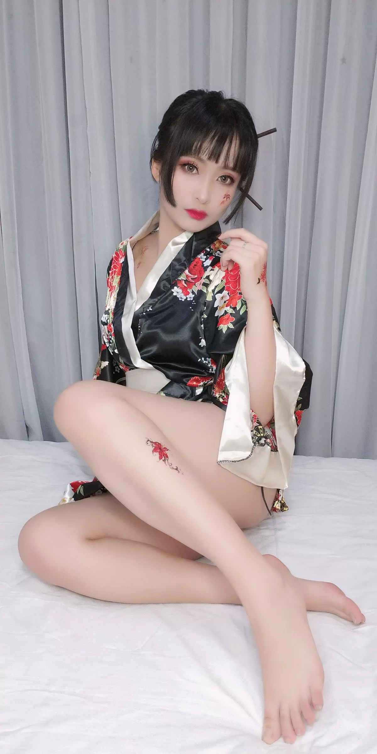动漫博主洛璃LoLiSAMA歌舞伎主题真空服饰配黑色丁字裤惹火诱惑写真92P