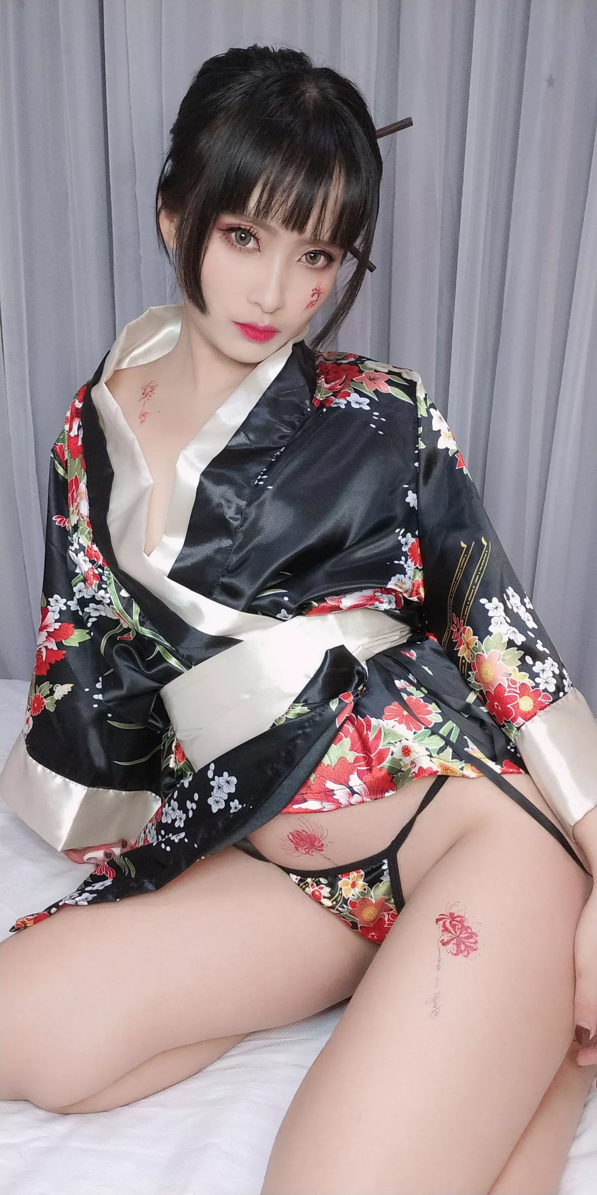 动漫博主洛璃LoLiSAMA歌舞伎主题真空服饰配黑色丁字裤惹火诱惑写真92P