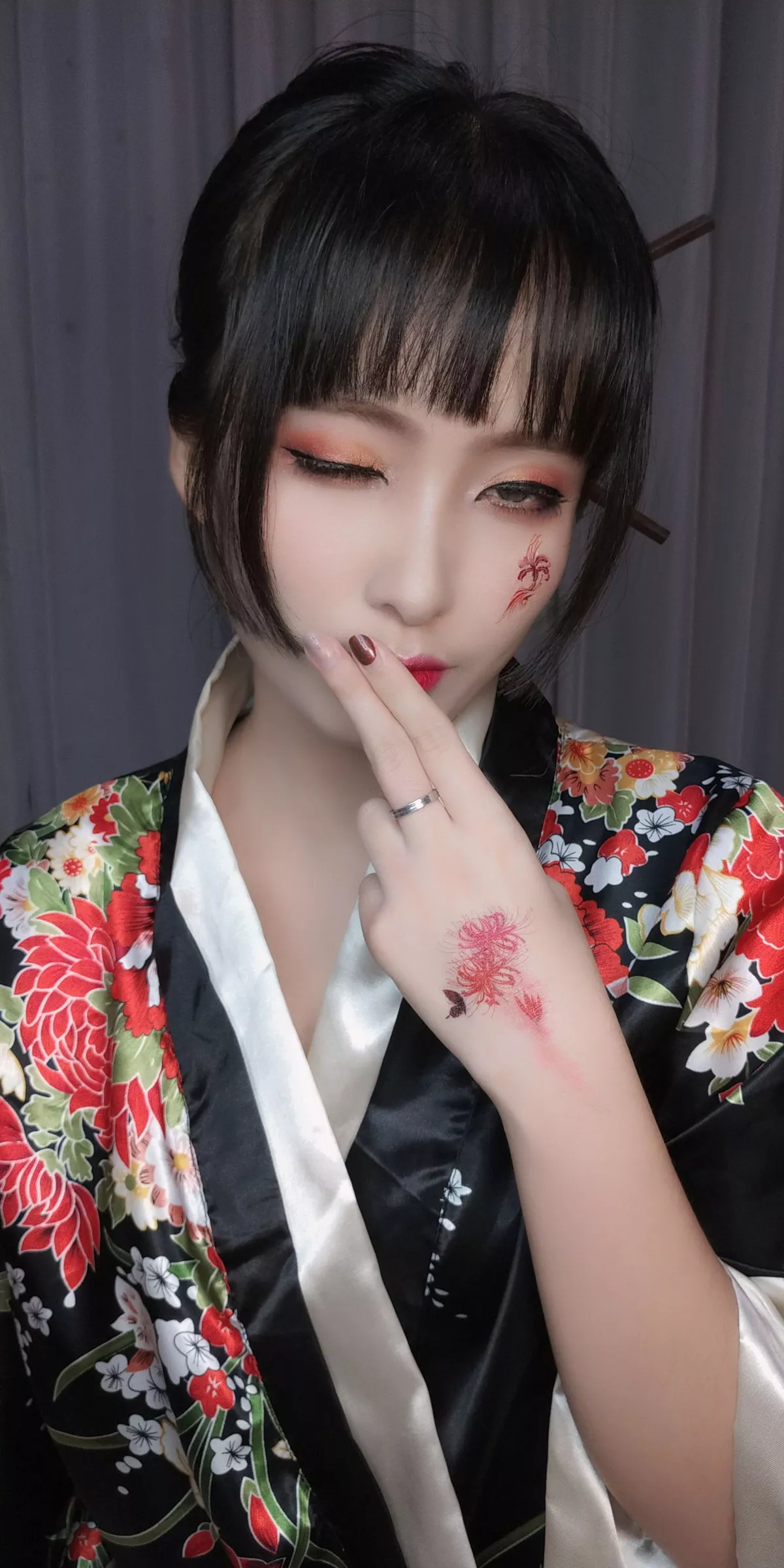 动漫博主洛璃LoLiSAMA歌舞伎主题真空服饰配黑色丁字裤惹火诱惑写真92P