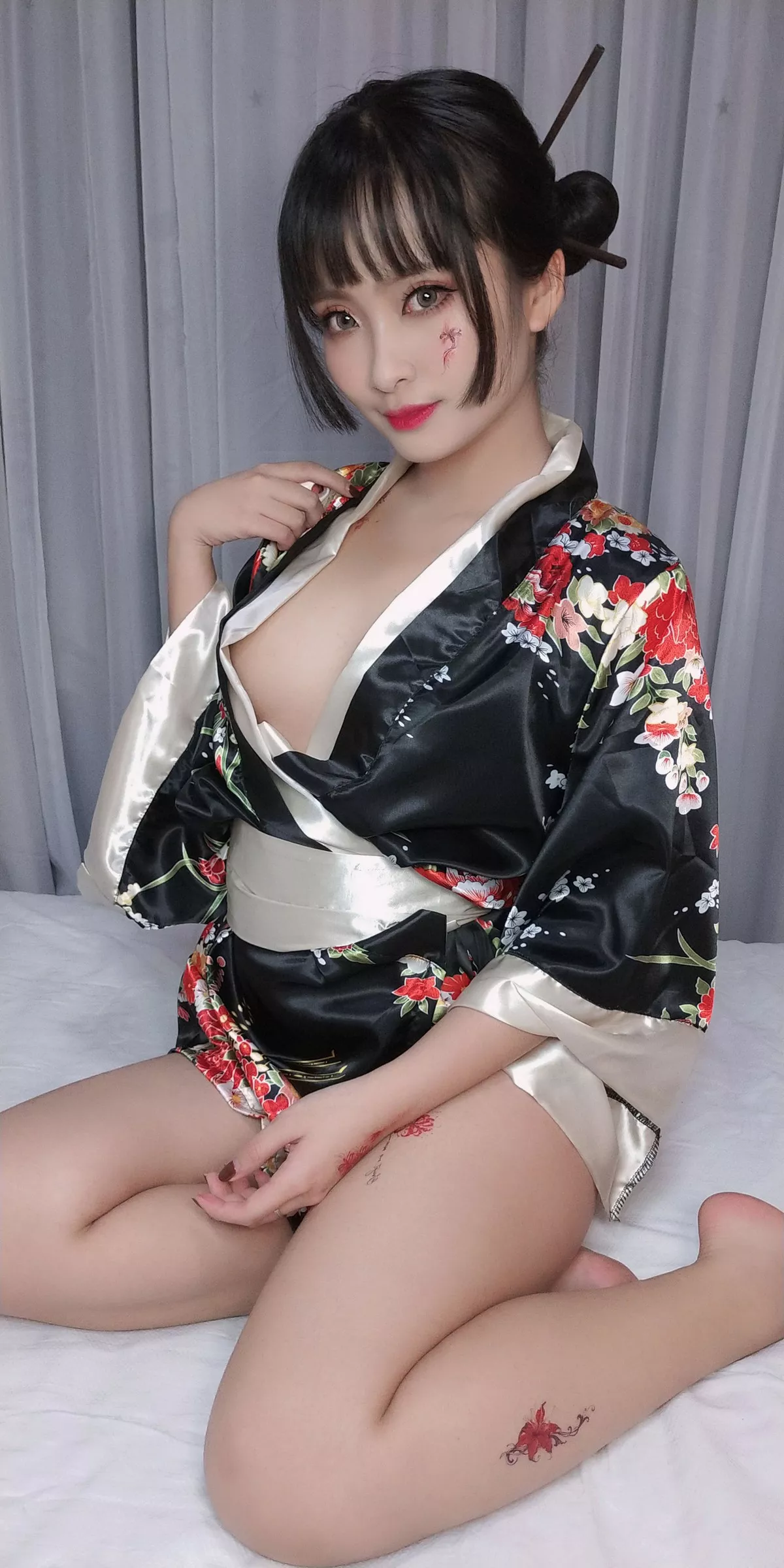 动漫博主洛璃LoLiSAMA歌舞伎主题真空服饰配黑色丁字裤惹火诱惑写真92P