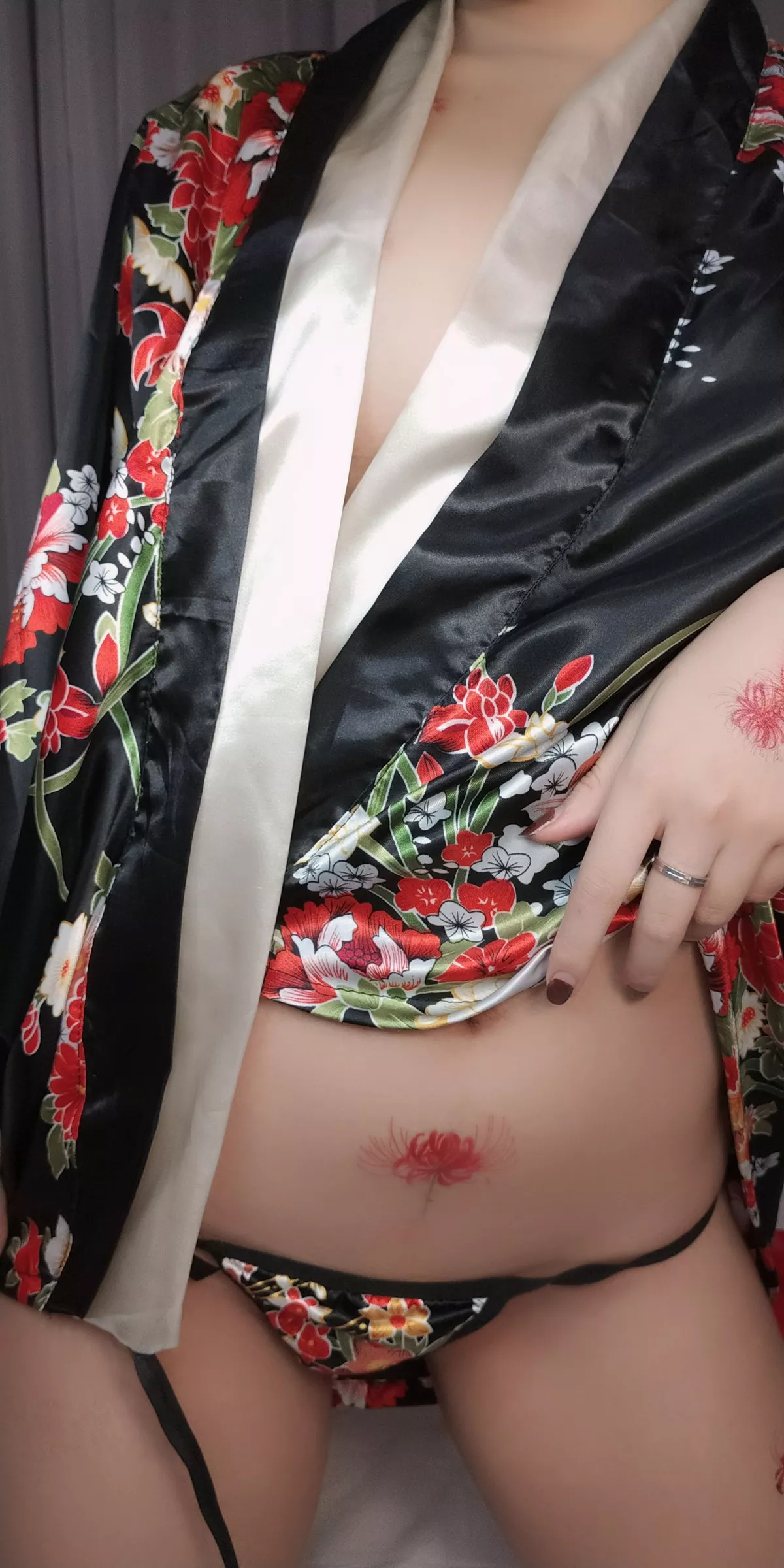 动漫博主洛璃LoLiSAMA歌舞伎主题真空服饰配黑色丁字裤惹火诱惑写真92P