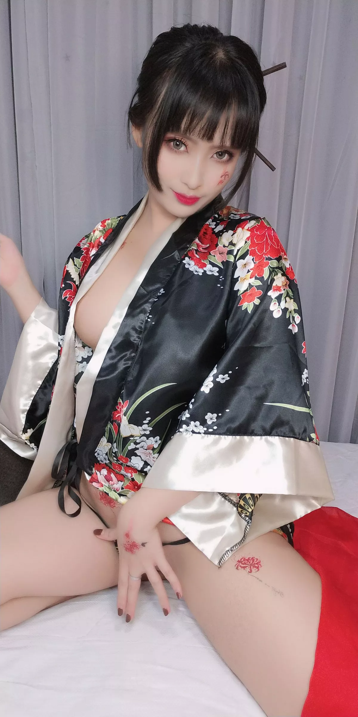 动漫博主洛璃LoLiSAMA歌舞伎主题真空服饰配黑色丁字裤惹火诱惑写真92P