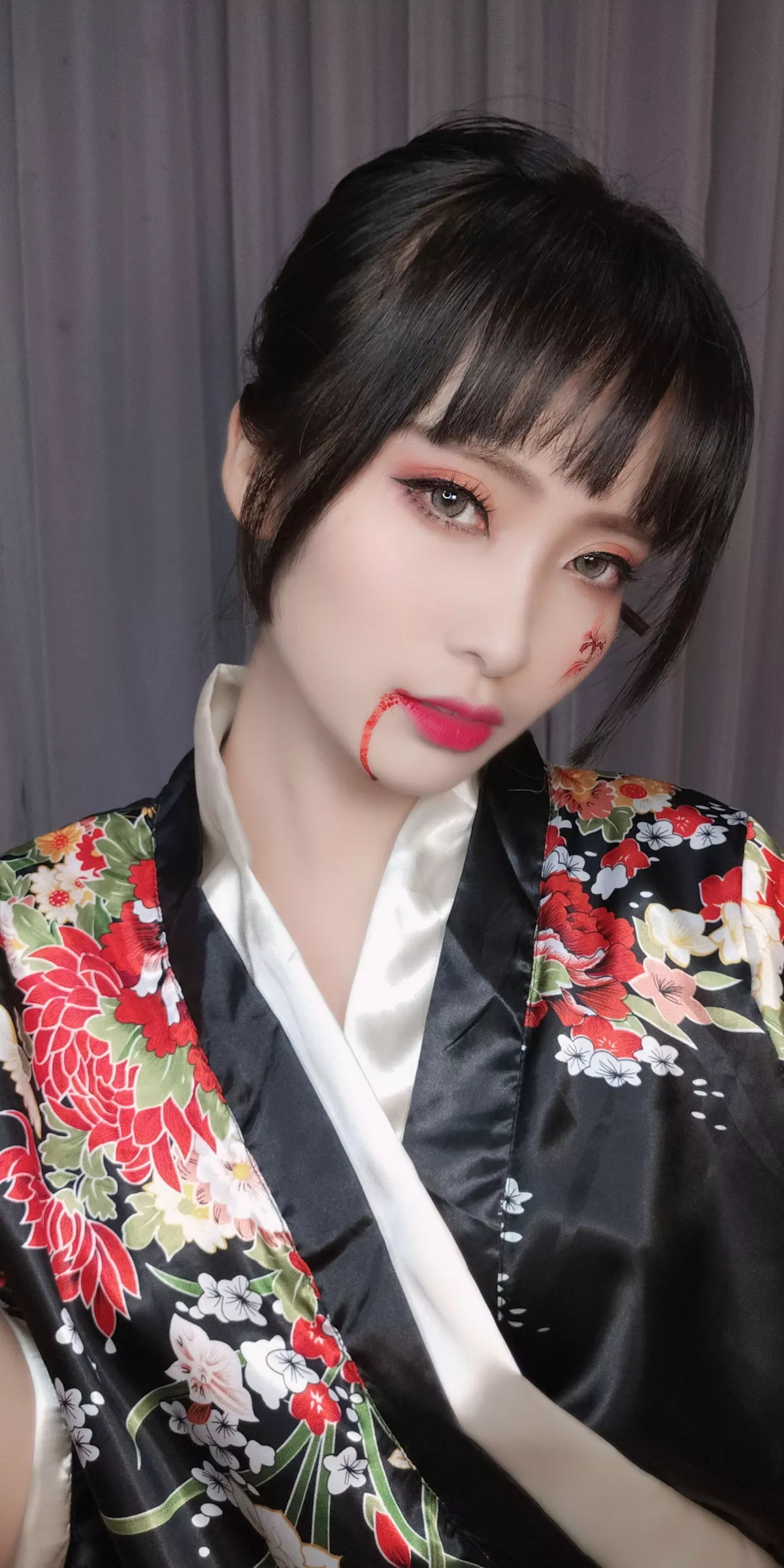 动漫博主洛璃LoLiSAMA歌舞伎主题真空服饰配黑色丁字裤惹火诱惑写真92P