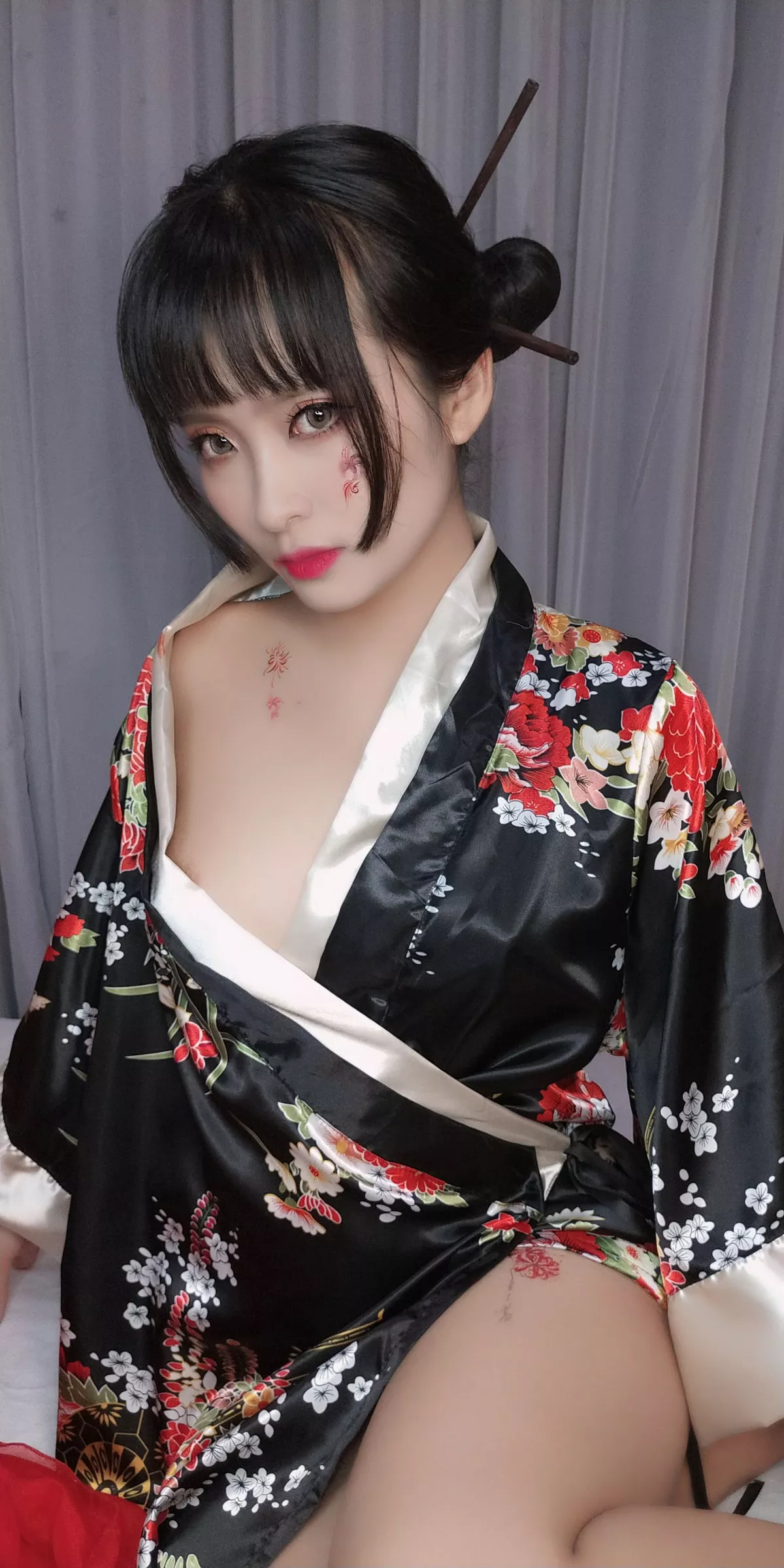 动漫博主洛璃LoLiSAMA歌舞伎主题真空服饰配黑色丁字裤惹火诱惑写真92P
