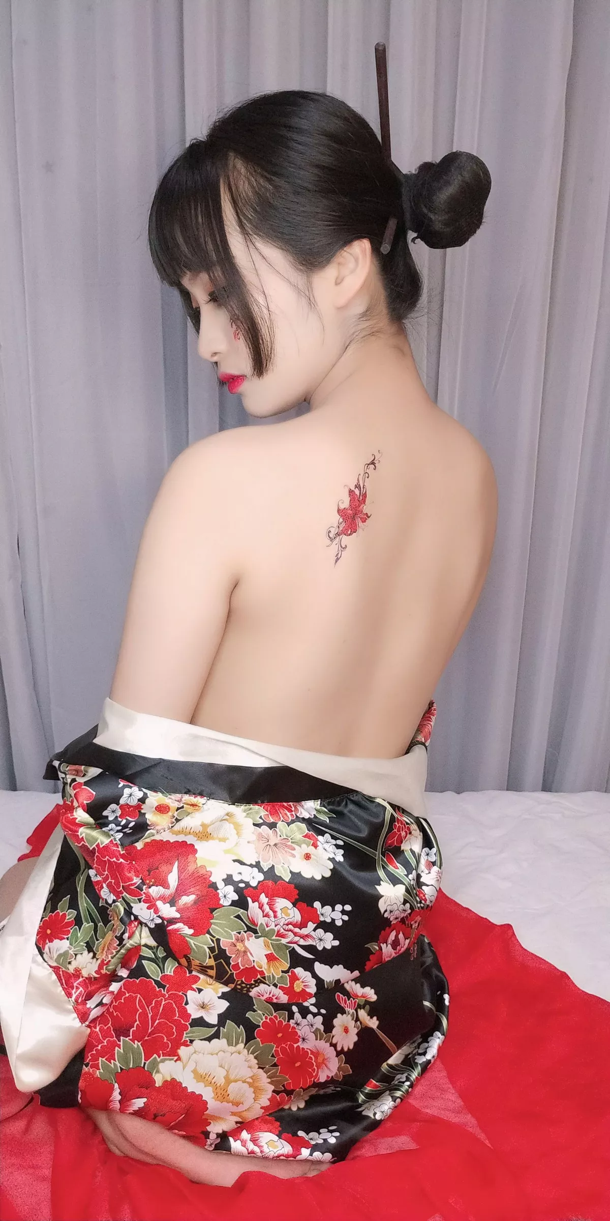 动漫博主洛璃LoLiSAMA歌舞伎主题真空服饰配黑色丁字裤惹火诱惑写真92P