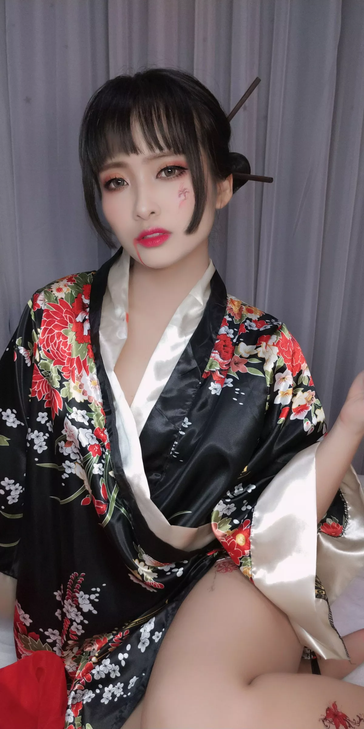 动漫博主洛璃LoLiSAMA歌舞伎主题真空服饰配黑色丁字裤惹火诱惑写真92P