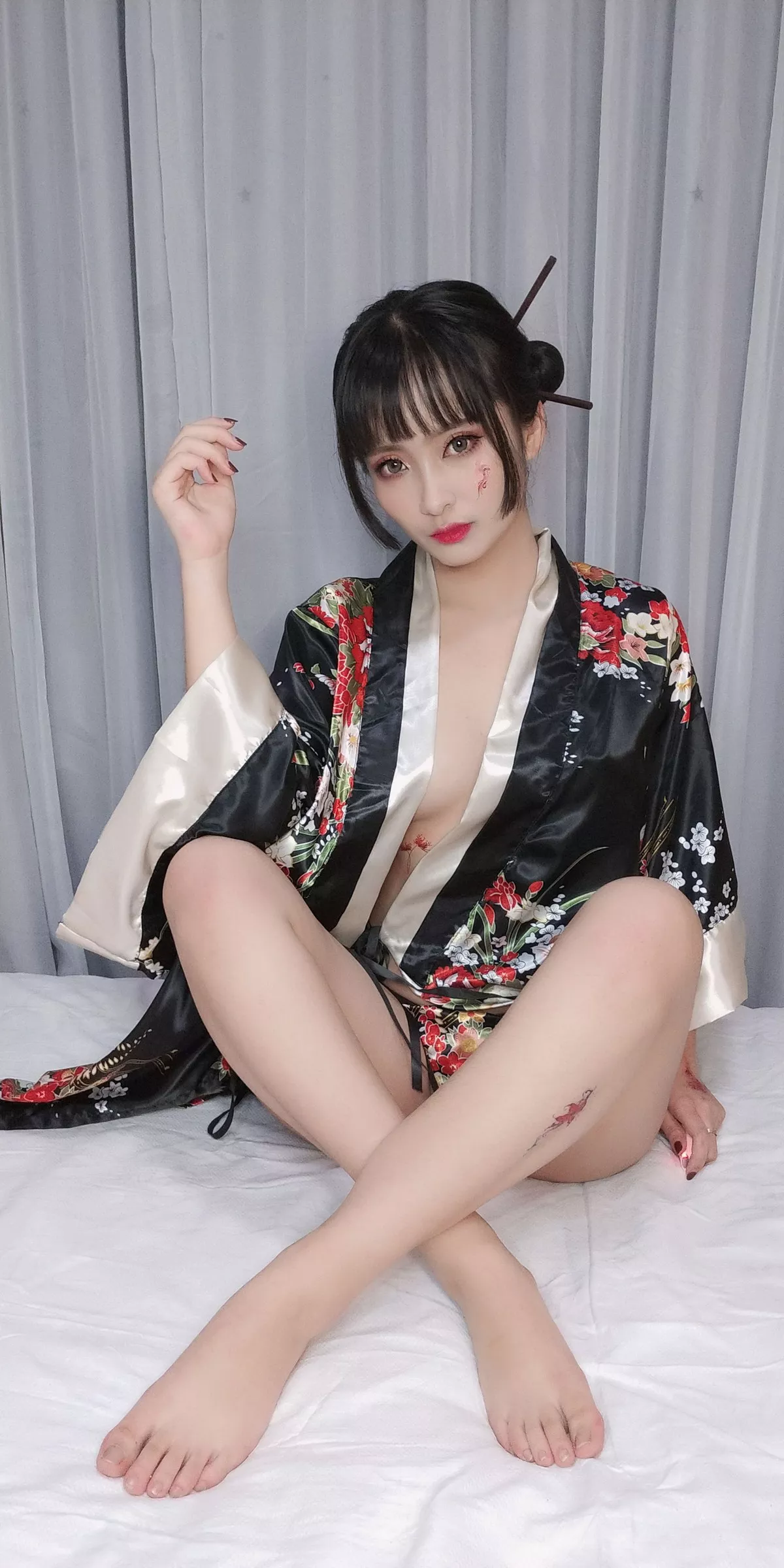动漫博主洛璃LoLiSAMA歌舞伎主题真空服饰配黑色丁字裤惹火诱惑写真92P