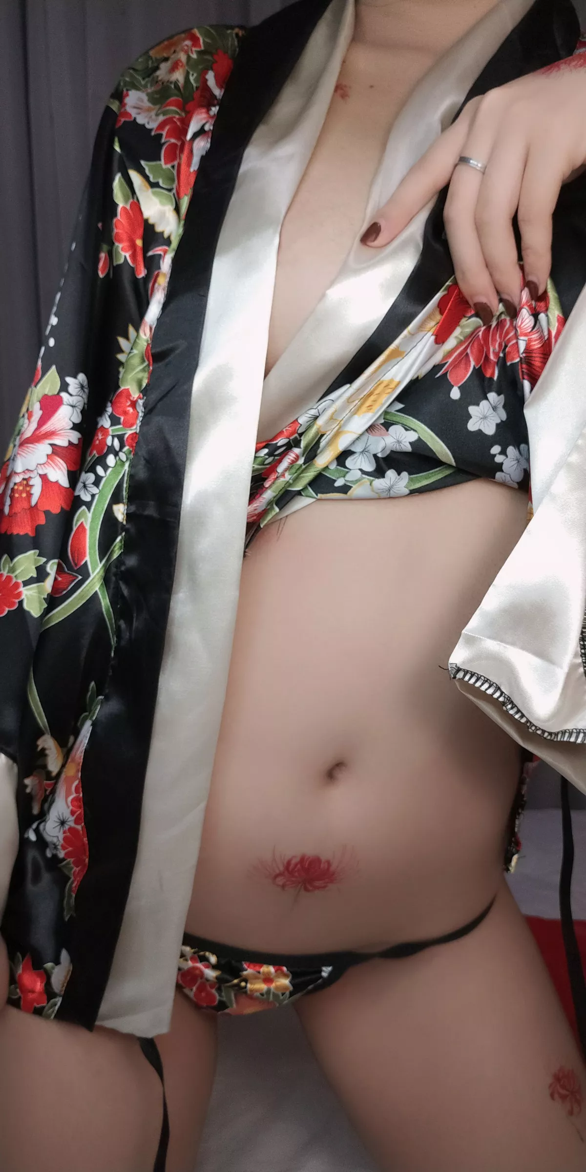 动漫博主洛璃LoLiSAMA歌舞伎主题真空服饰配黑色丁字裤惹火诱惑写真92P