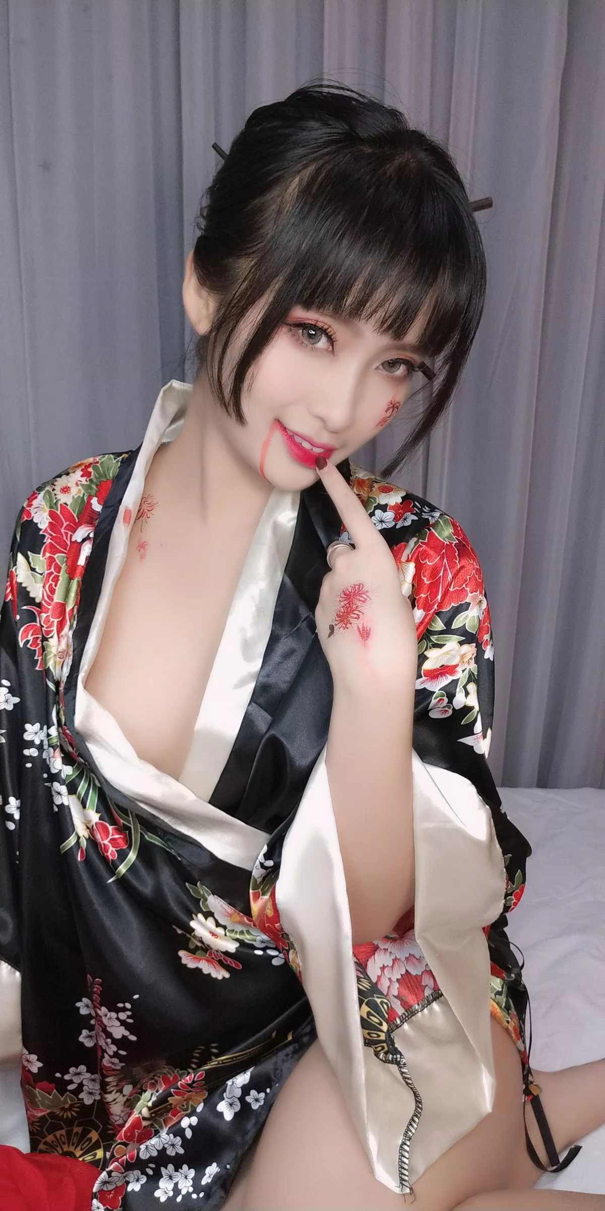 动漫博主洛璃LoLiSAMA歌舞伎主题真空服饰配黑色丁字裤惹火诱惑写真92P
