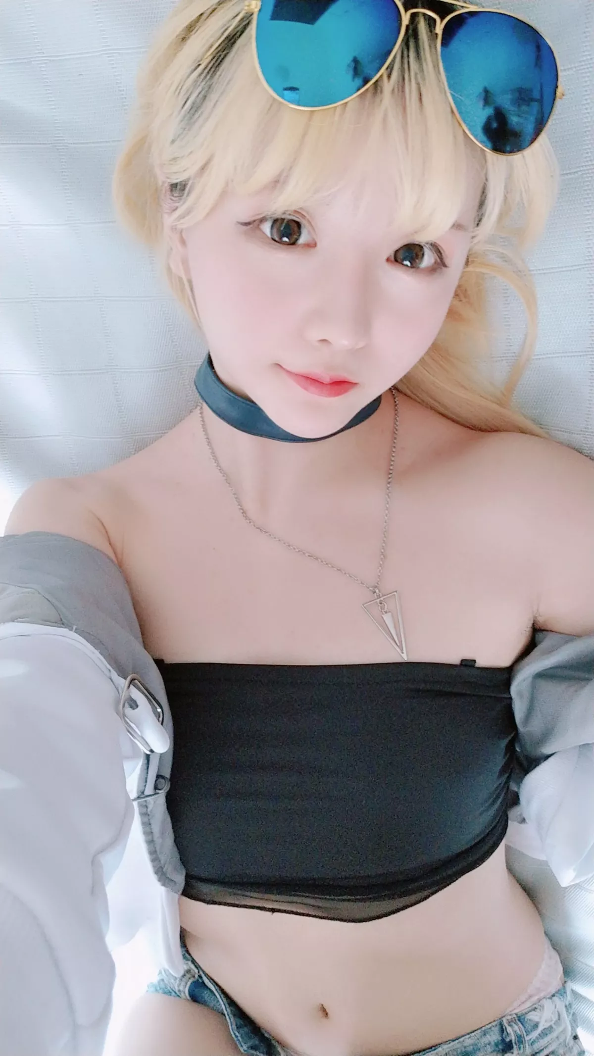 Coser小姐姐星之迟迟莉莉丝主题私房抹胸内衣配齐逼牛仔短裤撩人诱惑写真60P