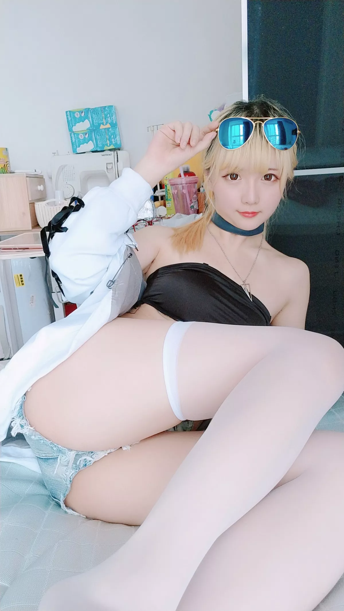 Coser小姐姐星之迟迟莉莉丝主题私房抹胸内衣配齐逼牛仔短裤撩人诱惑写真60P