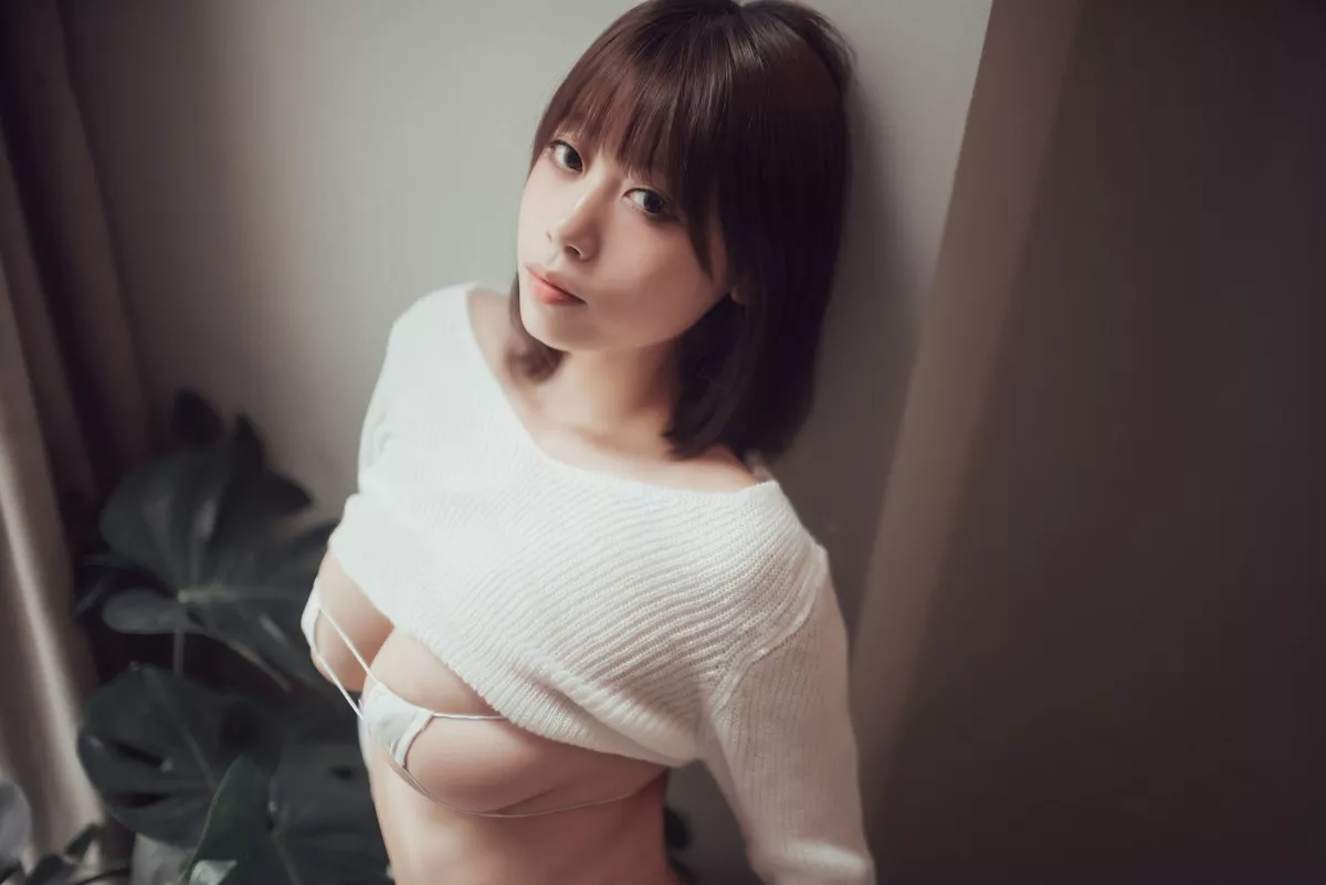 萌妹奈汐酱nice超小BJN主题私房半脱露情趣内衣秀豪乳翘臀火辣诱惑写真32P