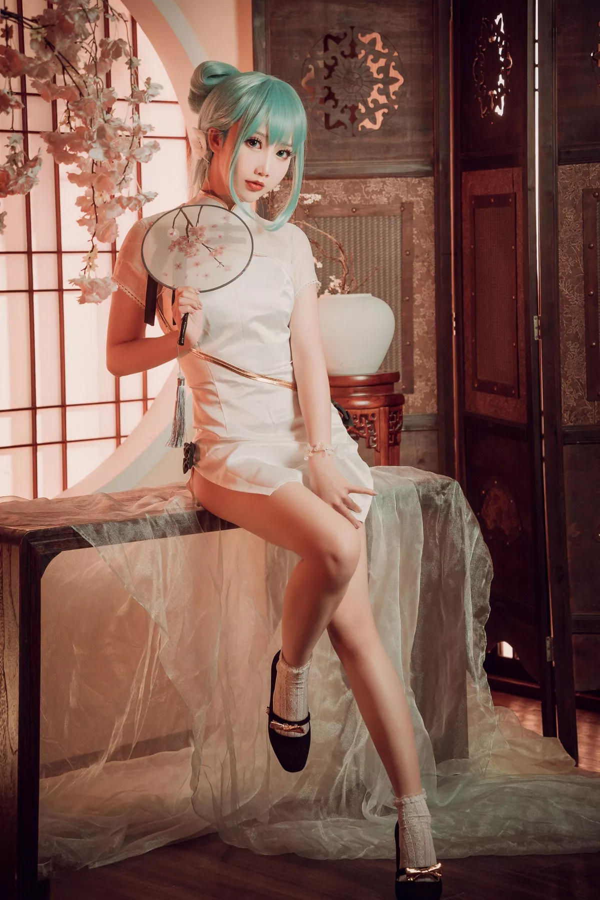 可爱人气Coser面饼仙儿初音旗袍主题私房高叉旗袍秀白嫩翘臀美腿诱惑写真28P