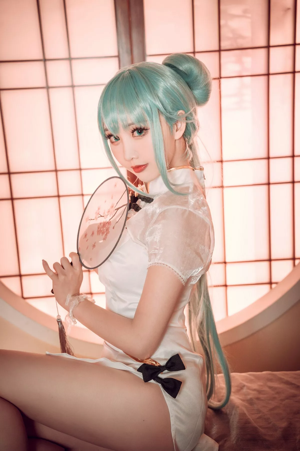 可爱人气Coser面饼仙儿初音旗袍主题私房高叉旗袍秀白嫩翘臀美腿诱惑写真28P