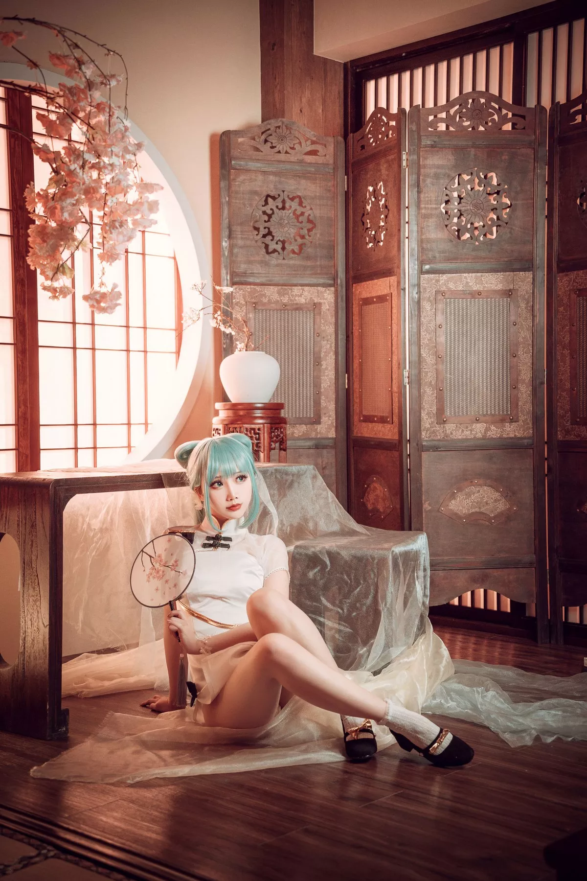 可爱人气Coser面饼仙儿初音旗袍主题私房高叉旗袍秀白嫩翘臀美腿诱惑写真28P