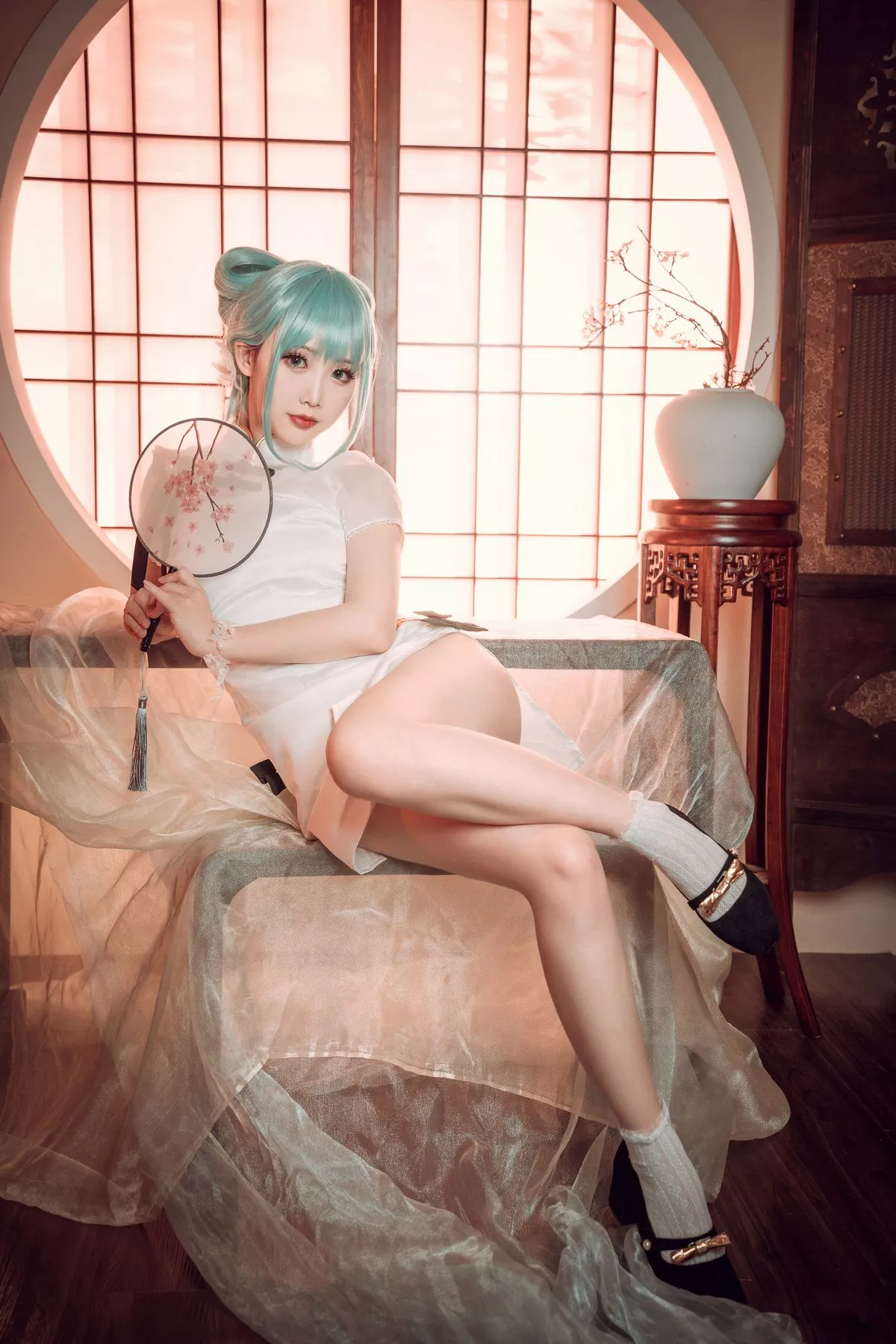 可爱人气Coser面饼仙儿初音旗袍主题私房高叉旗袍秀白嫩翘臀美腿诱惑写真28P