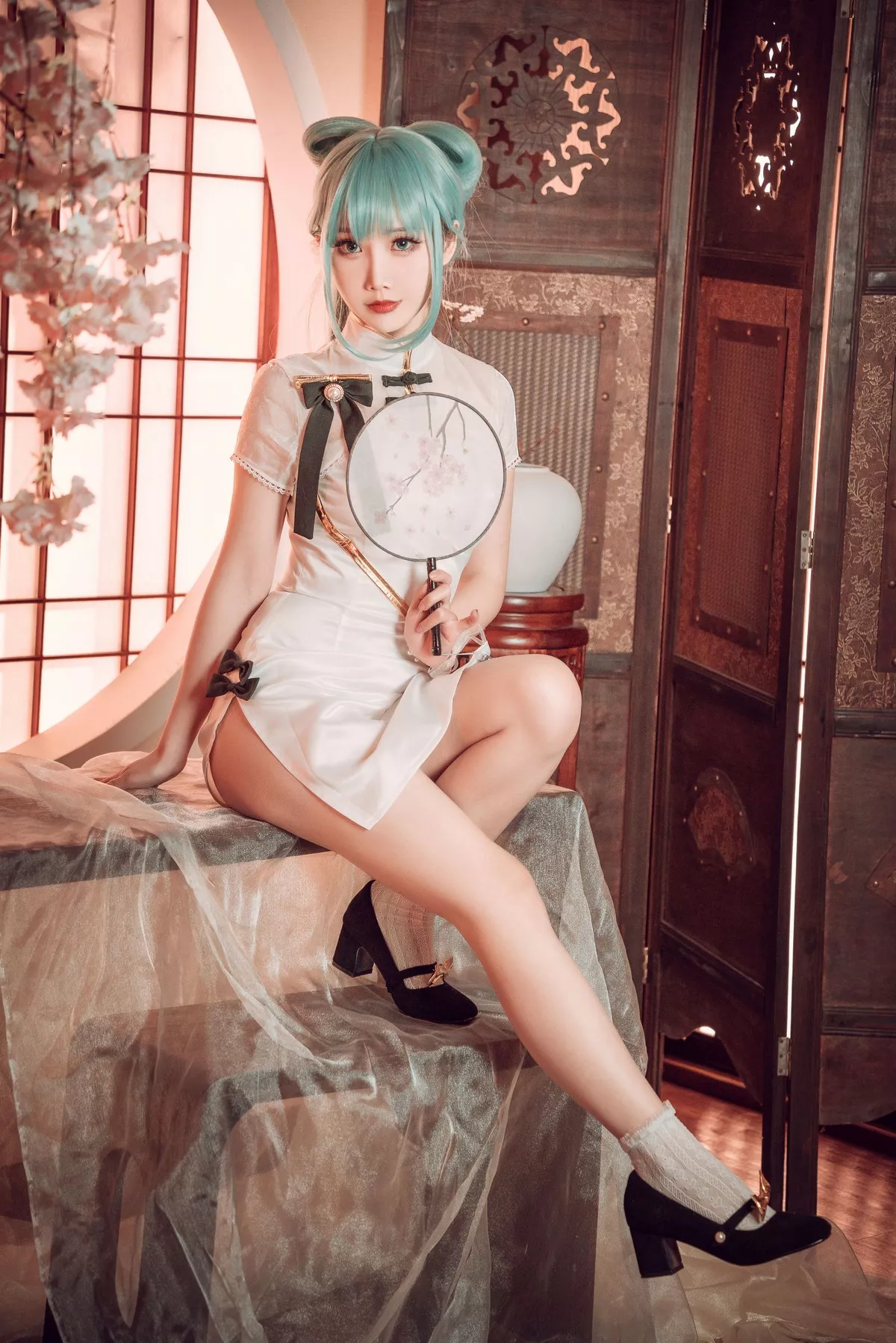 可爱人气Coser面饼仙儿初音旗袍主题私房高叉旗袍秀白嫩翘臀美腿诱惑写真28P