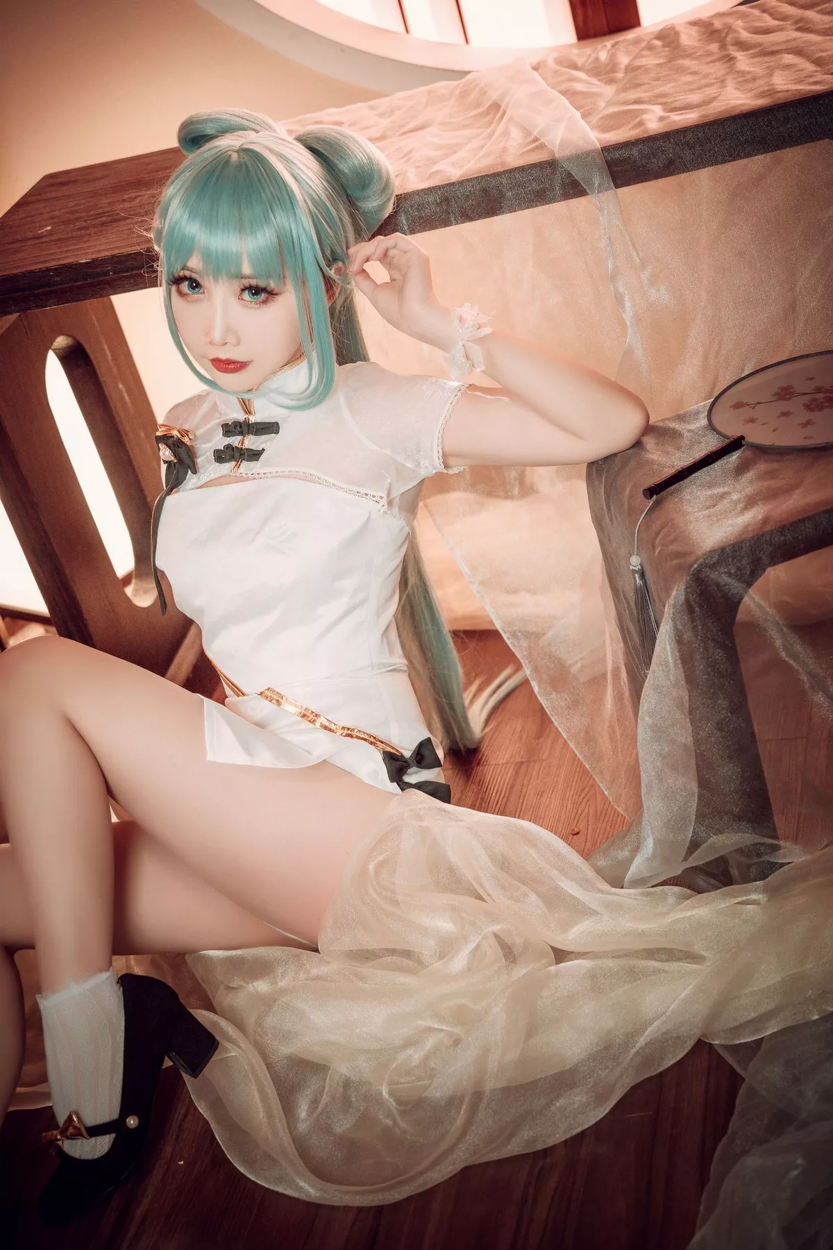 可爱人气Coser面饼仙儿初音旗袍主题私房高叉旗袍秀白嫩翘臀美腿诱惑写真28P