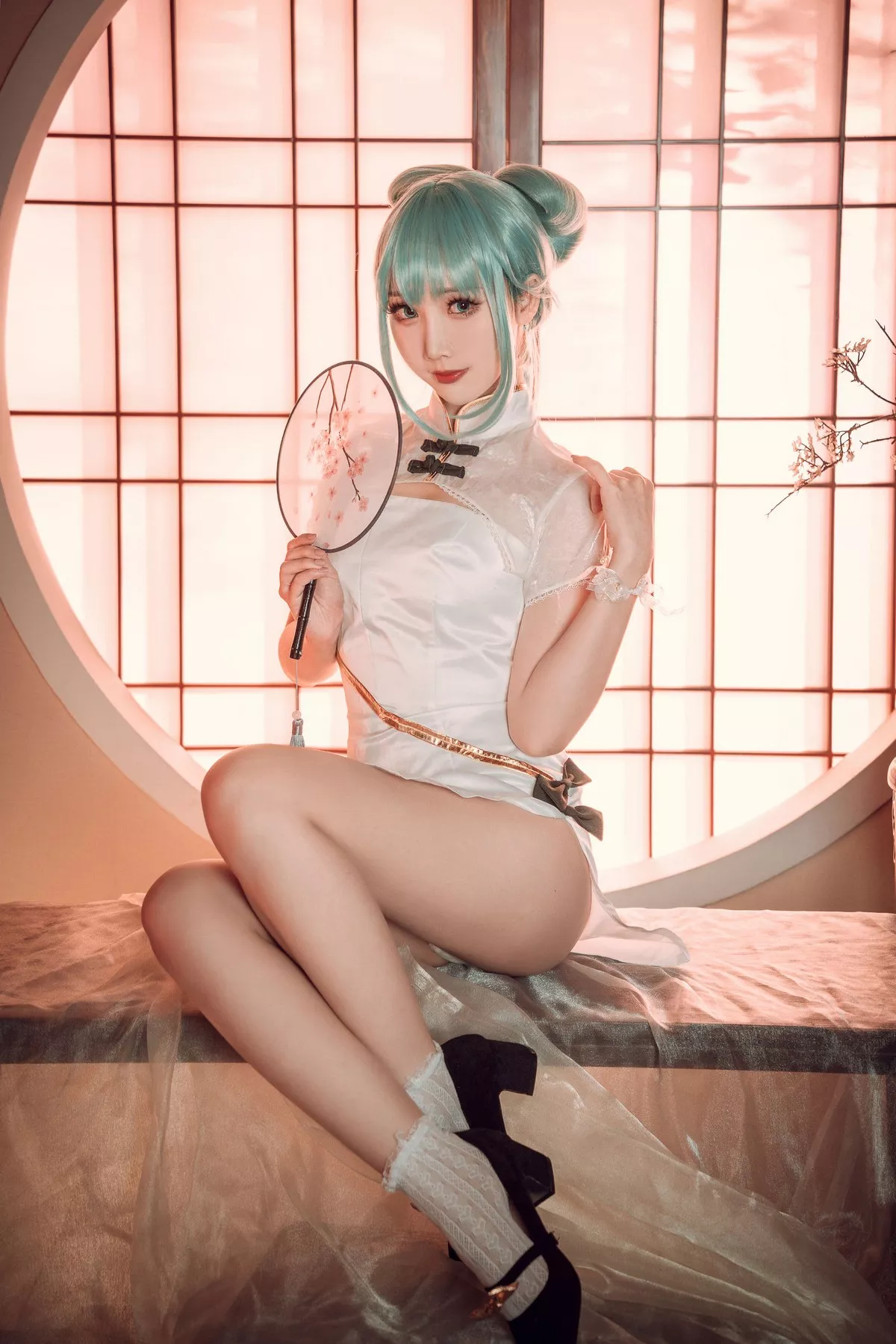 可爱人气Coser面饼仙儿初音旗袍主题私房高叉旗袍秀白嫩翘臀美腿诱惑写真28P