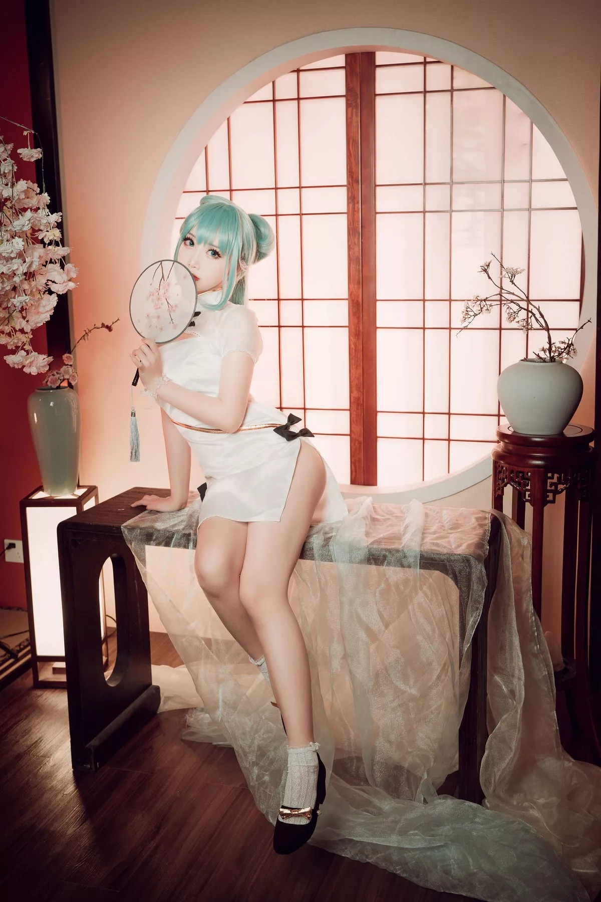 可爱人气Coser面饼仙儿初音旗袍主题私房高叉旗袍秀白嫩翘臀美腿诱惑写真28P