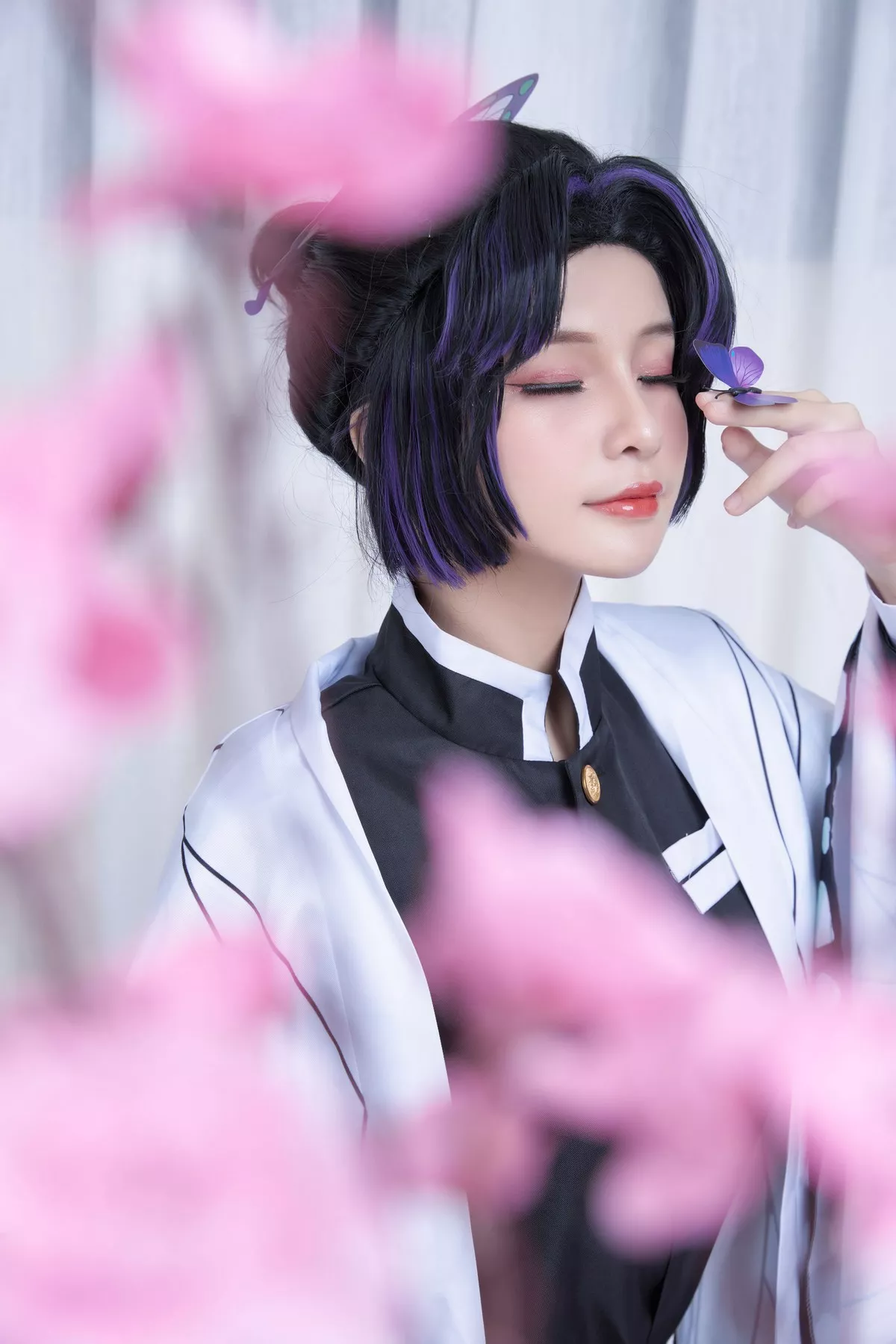 COS福利Azami - Shinobu Kocho主题私房半脱露性感内衣秀傲人豪乳诱惑写真31P