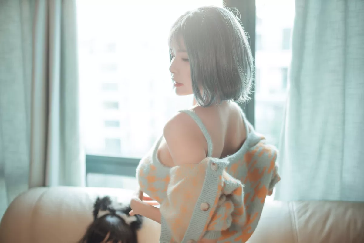 COS福利秋和柯基娃娃主题私房针织服饰半脱露傲人豪乳遮点极致诱惑写真38P