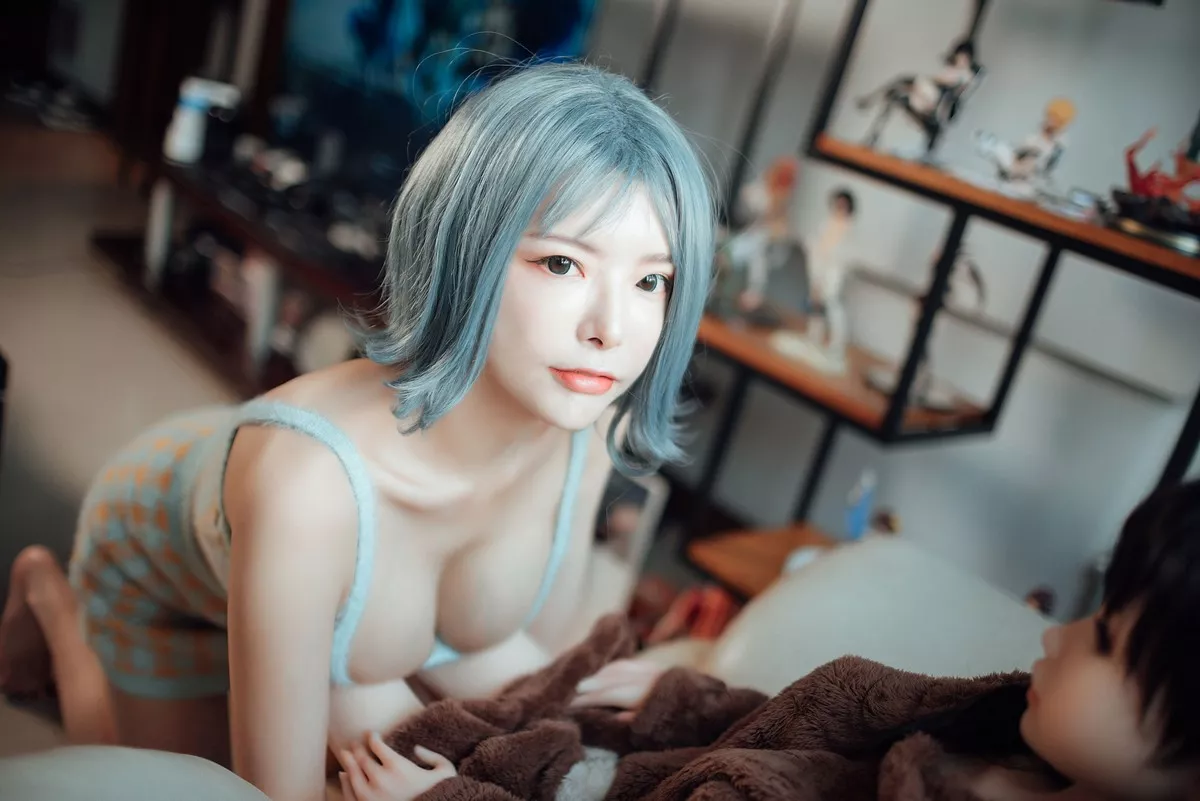 COS福利秋和柯基娃娃主题私房针织服饰半脱露傲人豪乳遮点极致诱惑写真38P