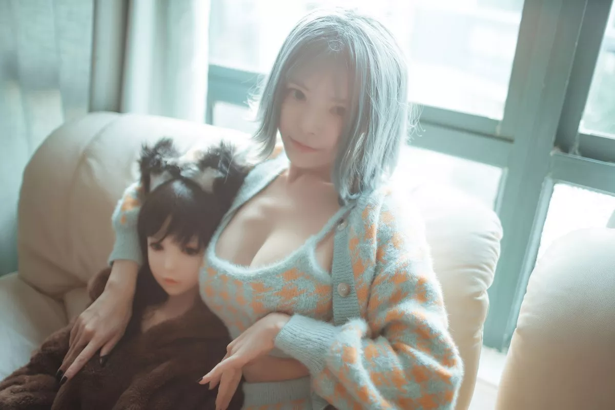 COS福利秋和柯基娃娃主题私房针织服饰半脱露傲人豪乳遮点极致诱惑写真38P
