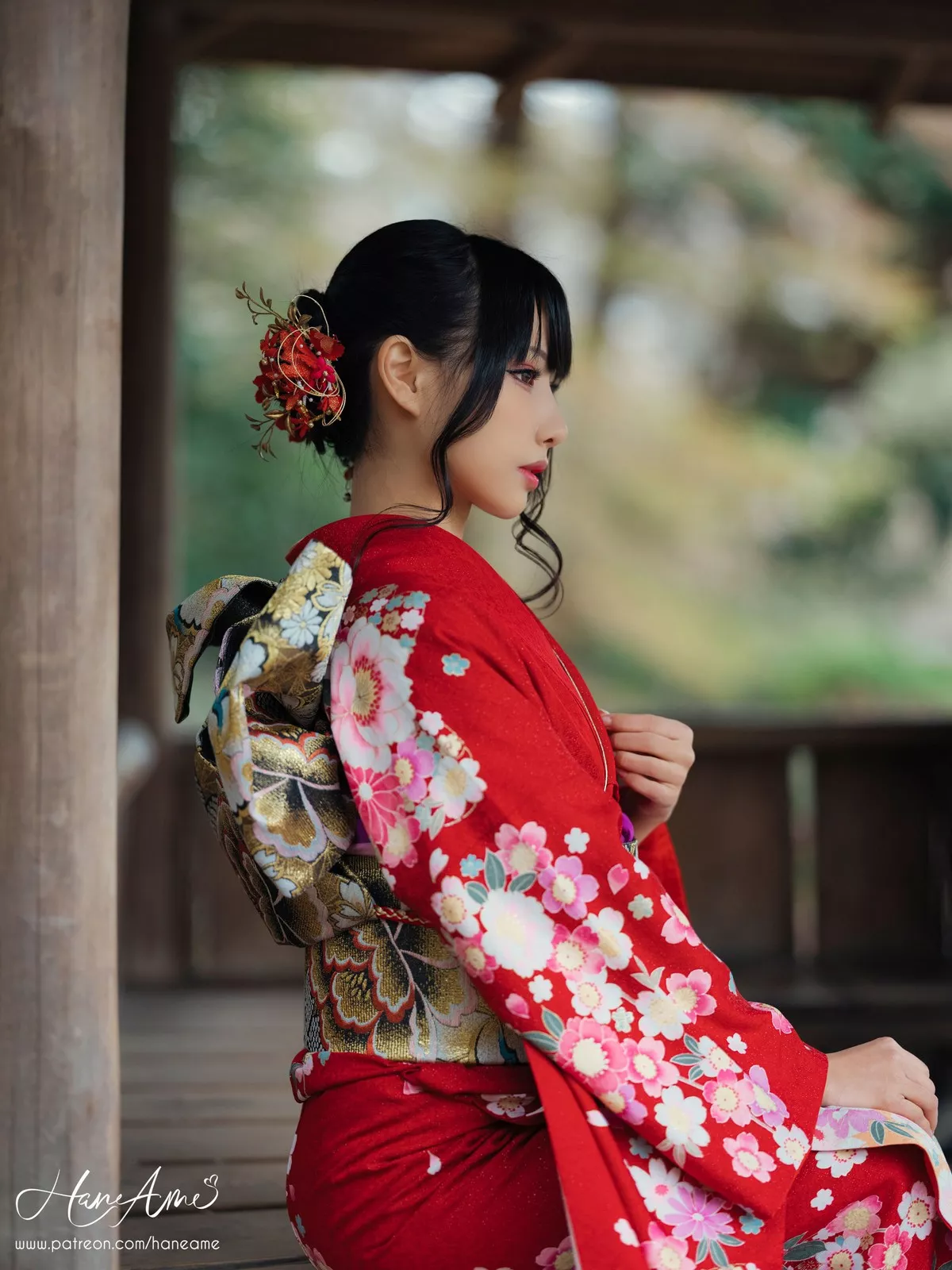 COS福利雨波_HaneAme赤紅和服主题户外樱花树下性感和服迷人写真38P