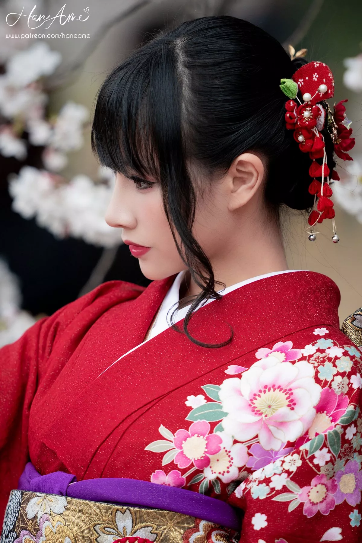 COS福利雨波_HaneAme赤紅和服主题户外樱花树下性感和服迷人写真38P