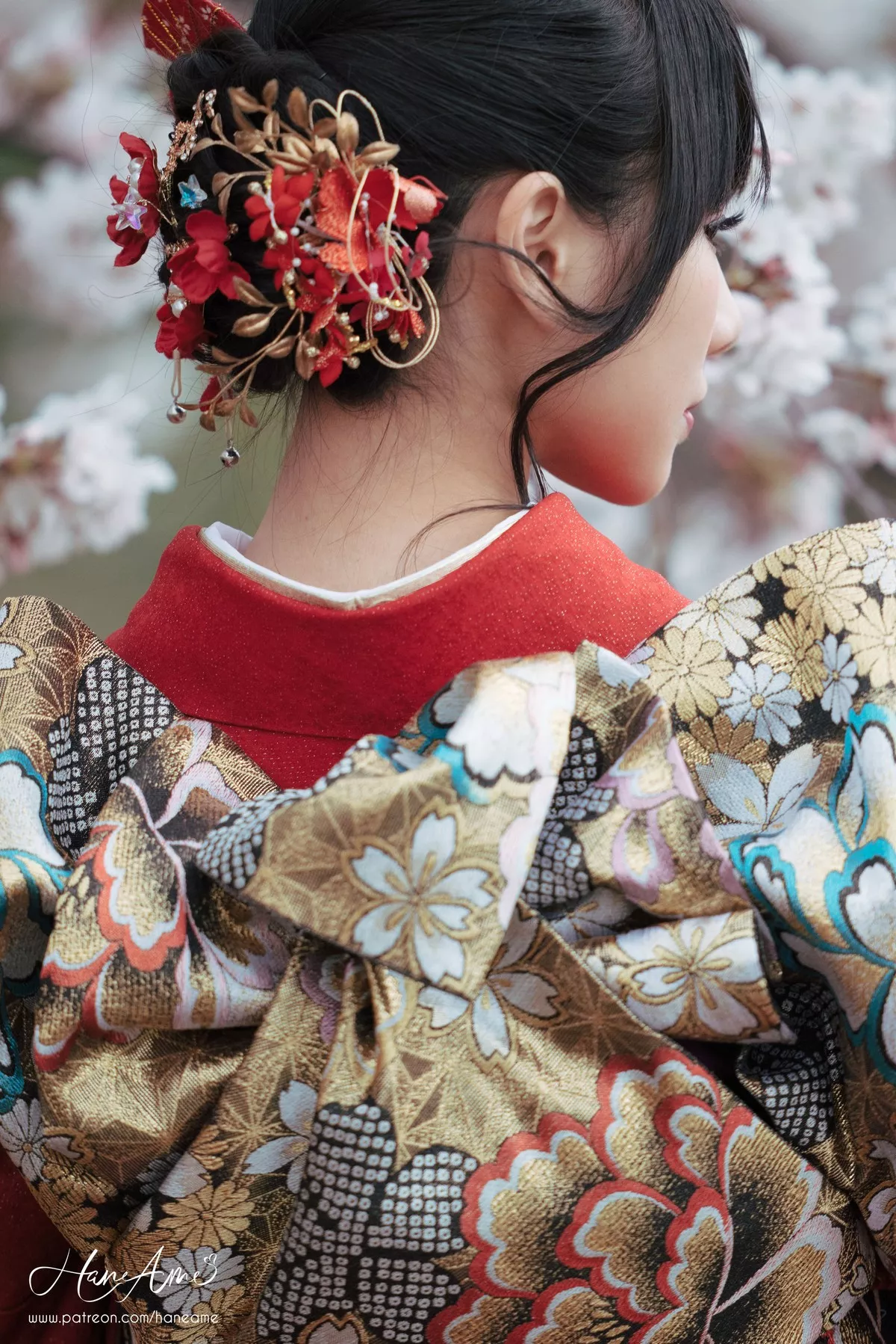 COS福利雨波_HaneAme赤紅和服主题户外樱花树下性感和服迷人写真38P