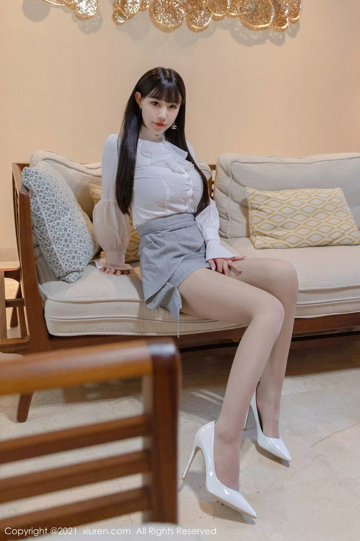 XiuRen第3473期_女神朱可儿Flower三亚旅拍私房沙发性感内衣秀丰乳肥臀诱惑写真64P
