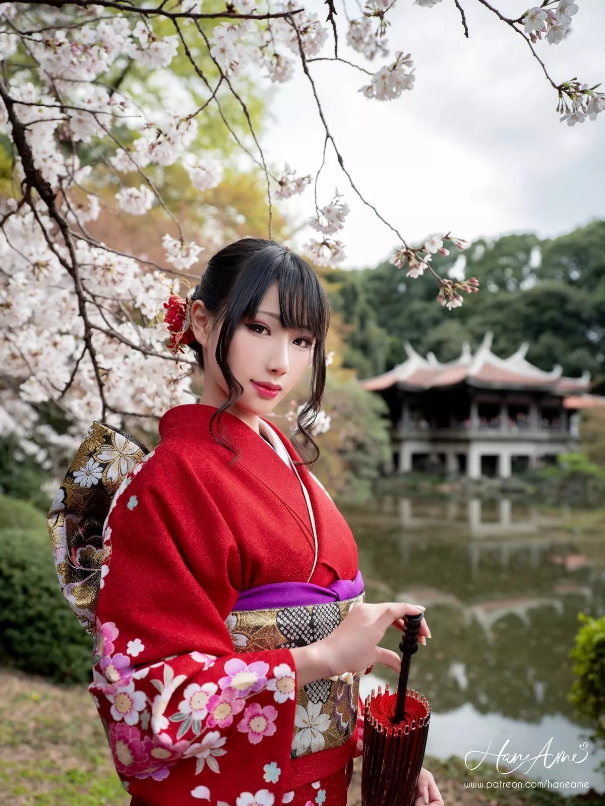 COS福利雨波_HaneAme赤紅和服主题户外樱花树下性感和服迷人写真38P