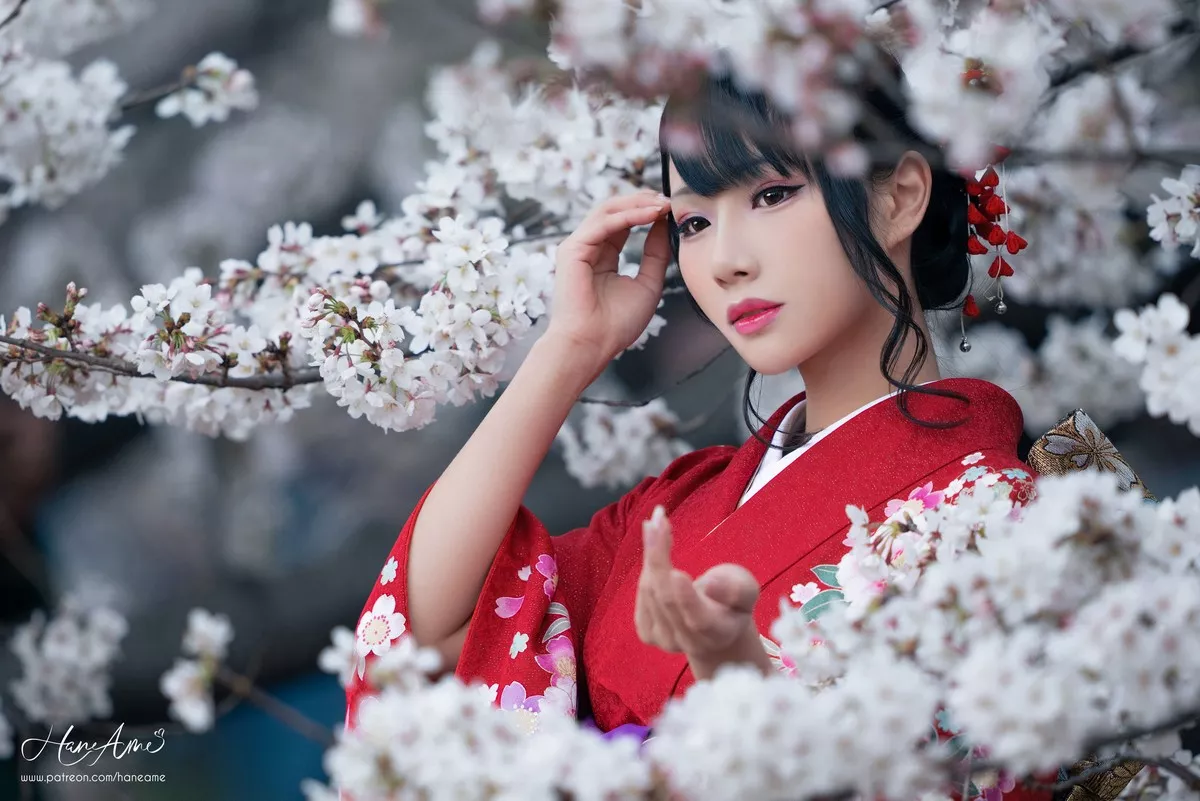 COS福利雨波_HaneAme赤紅和服主题户外樱花树下性感和服迷人写真38P