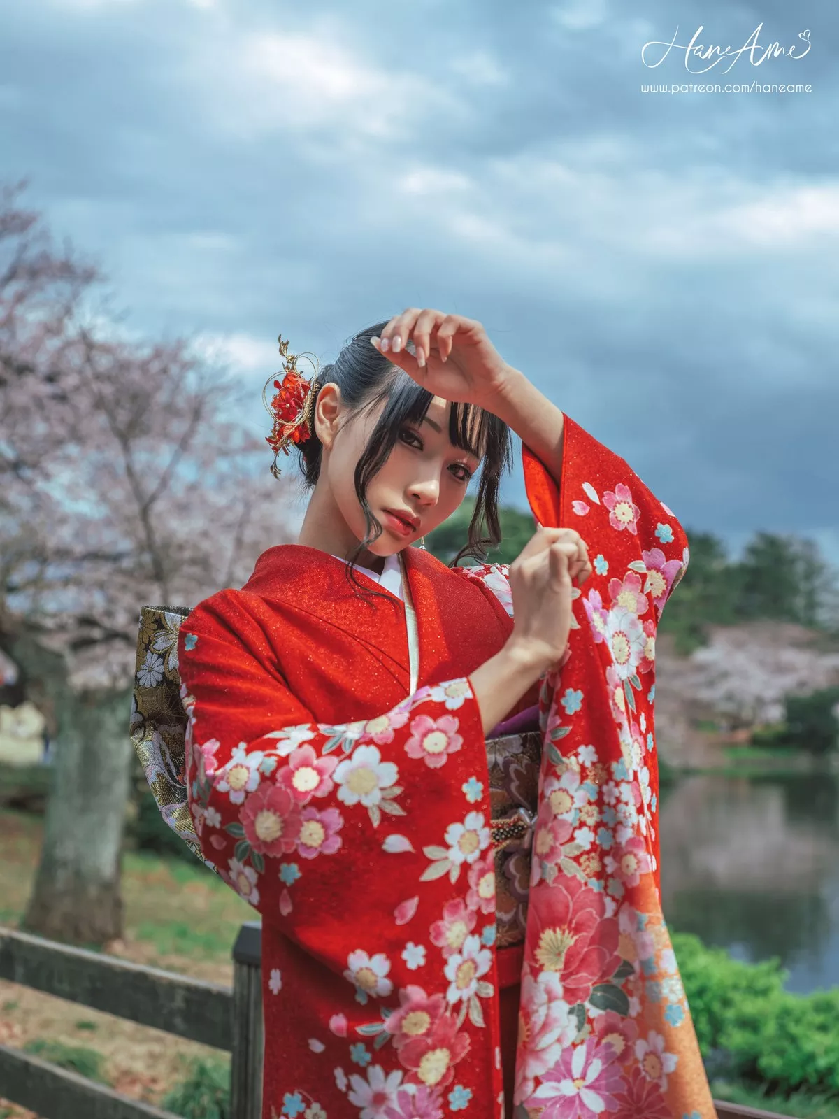 COS福利雨波_HaneAme赤紅和服主题户外樱花树下性感和服迷人写真38P