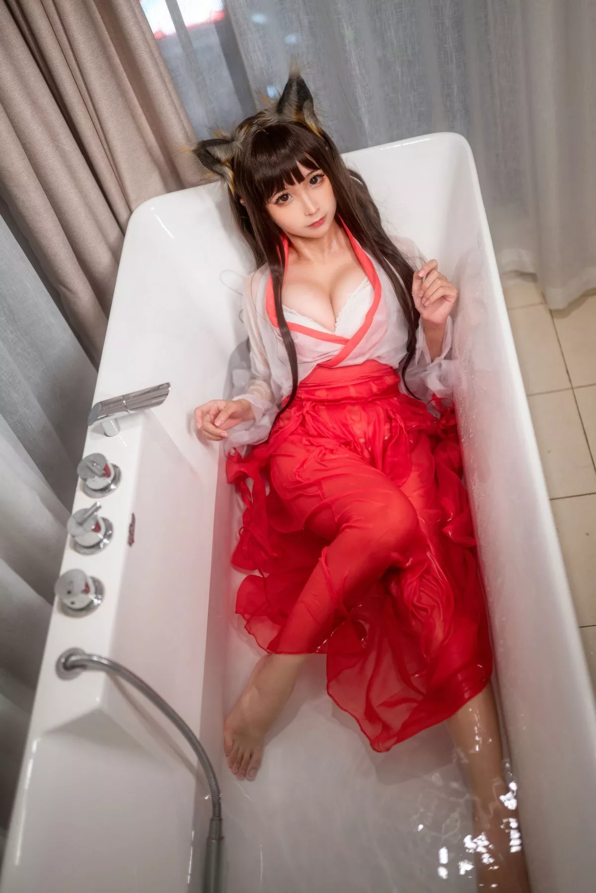 动漫博主蠢沫沫透明巫女主题私房浴室薄纱服饰湿身秀火辣身材诱惑写真60P