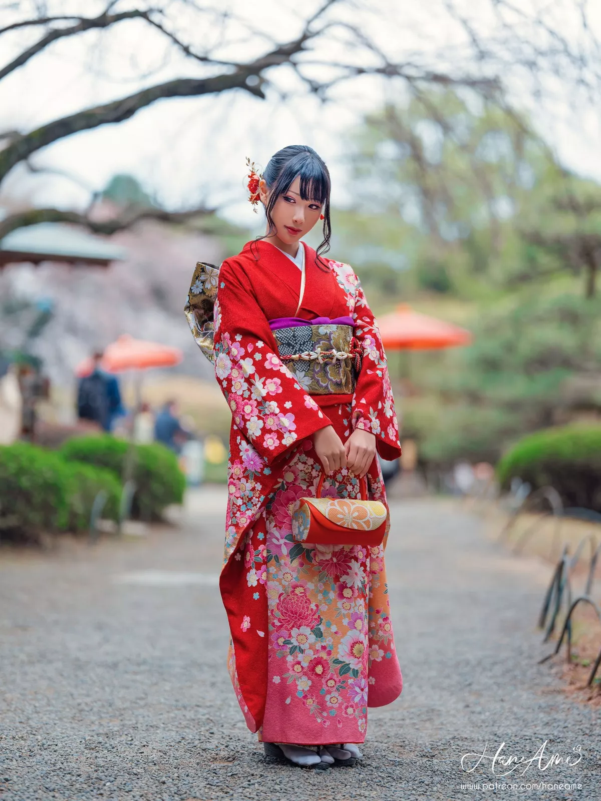 COS福利雨波_HaneAme赤紅和服主题户外樱花树下性感和服迷人写真38P