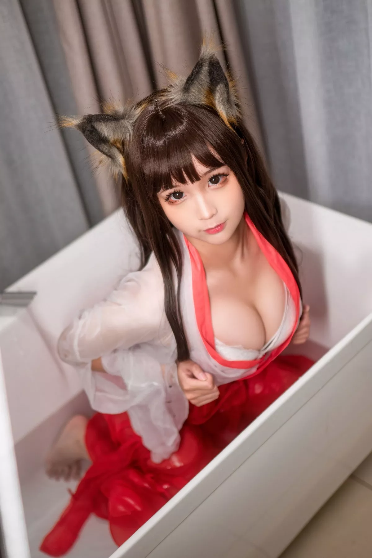 动漫博主蠢沫沫透明巫女主题私房浴室薄纱服饰湿身秀火辣身材诱惑写真60P