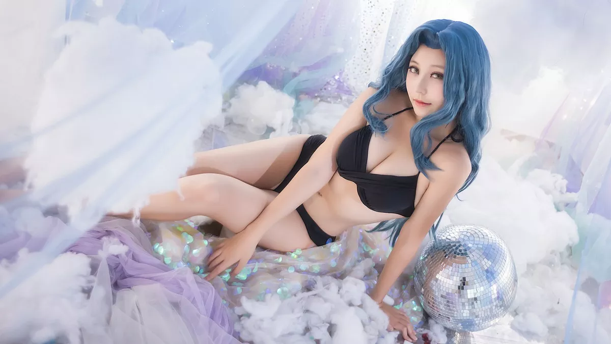 COS福利萌妹菌烨tako安玛丽主题私房性感黑色内衣秀完美身材迷人写真20P