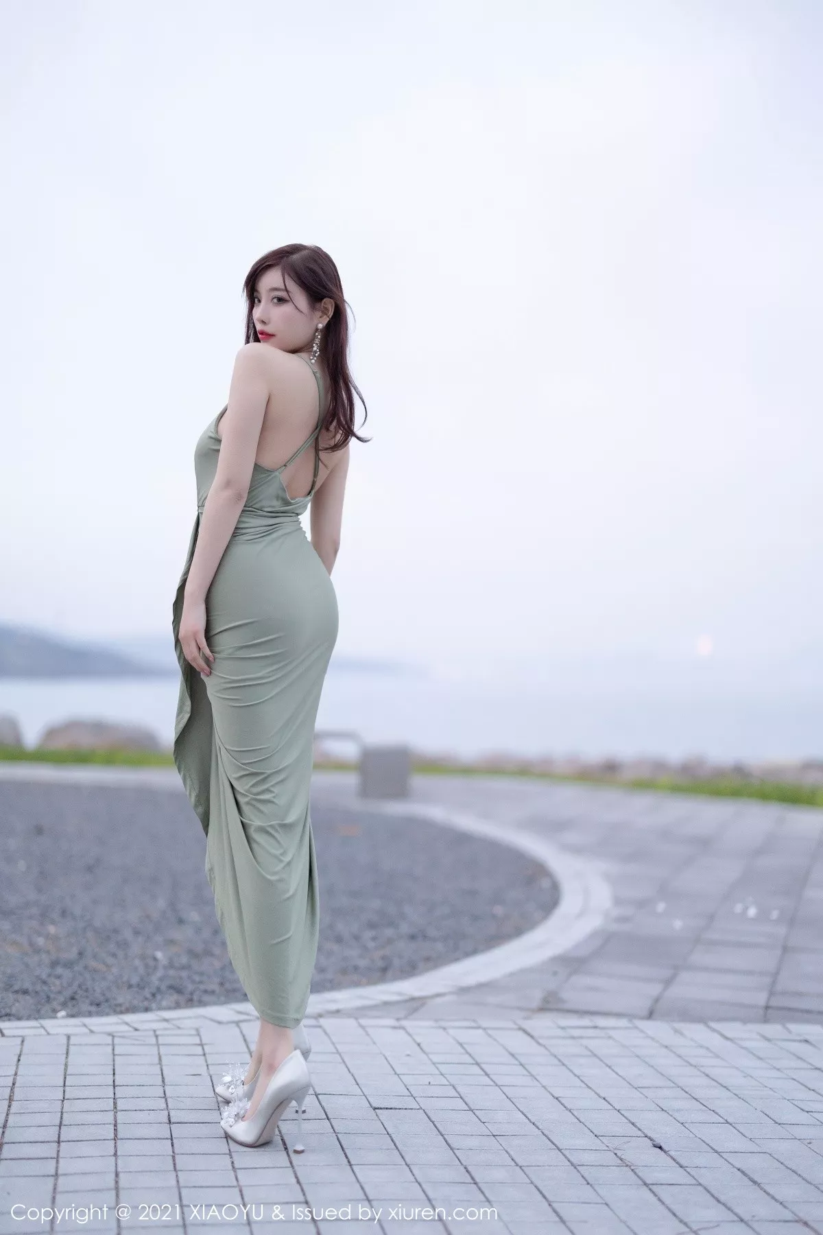 [XiaoYu画语界]Vol.538_女神杨晨晨sugar青岛旅拍户外轻透长裙低胸露豪乳诱惑写真74P