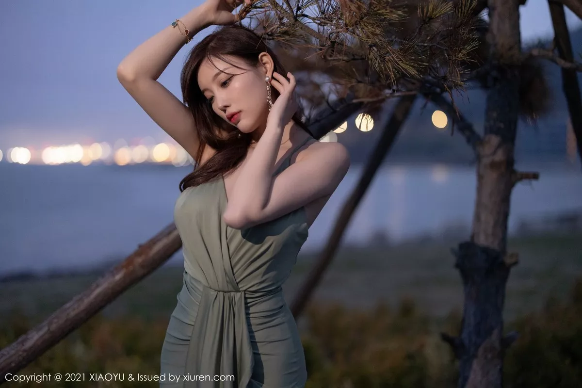 [XiaoYu画语界]Vol.538_女神杨晨晨sugar青岛旅拍户外轻透长裙低胸露豪乳诱惑写真74P