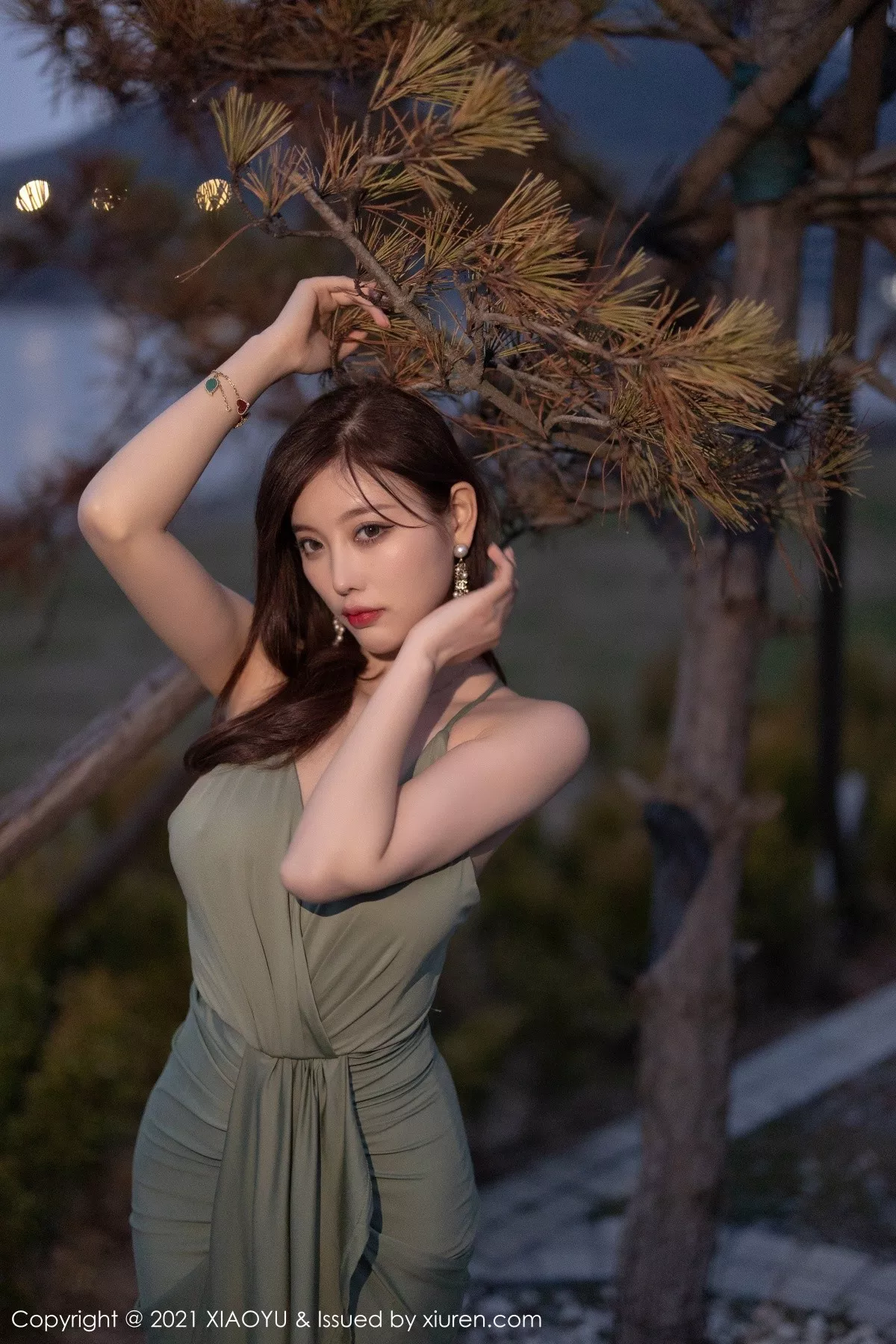[XiaoYu画语界]Vol.538_女神杨晨晨sugar青岛旅拍户外轻透长裙低胸露豪乳诱惑写真74P