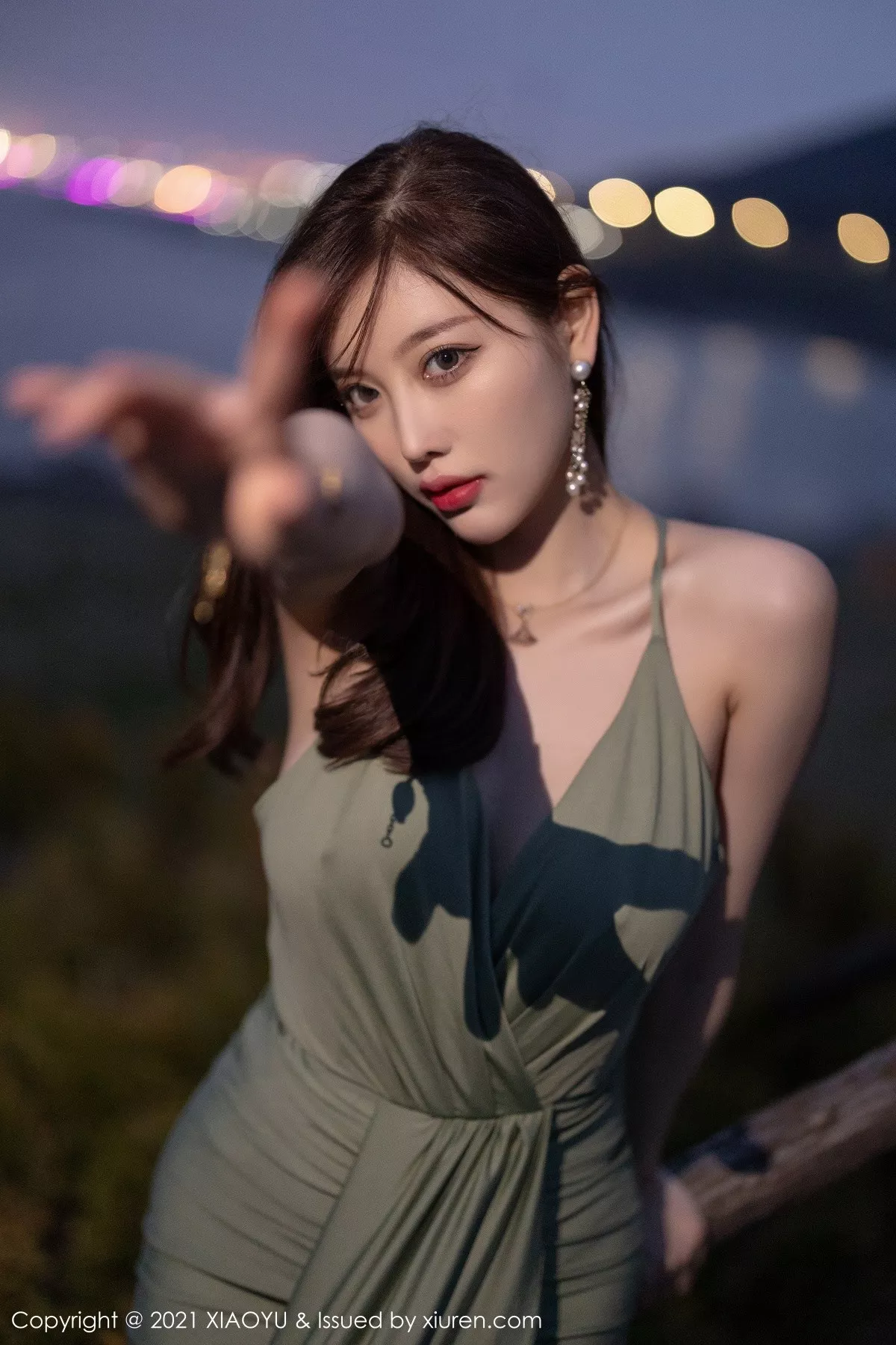 [XiaoYu画语界]Vol.538_女神杨晨晨sugar青岛旅拍户外轻透长裙低胸露豪乳诱惑写真74P
