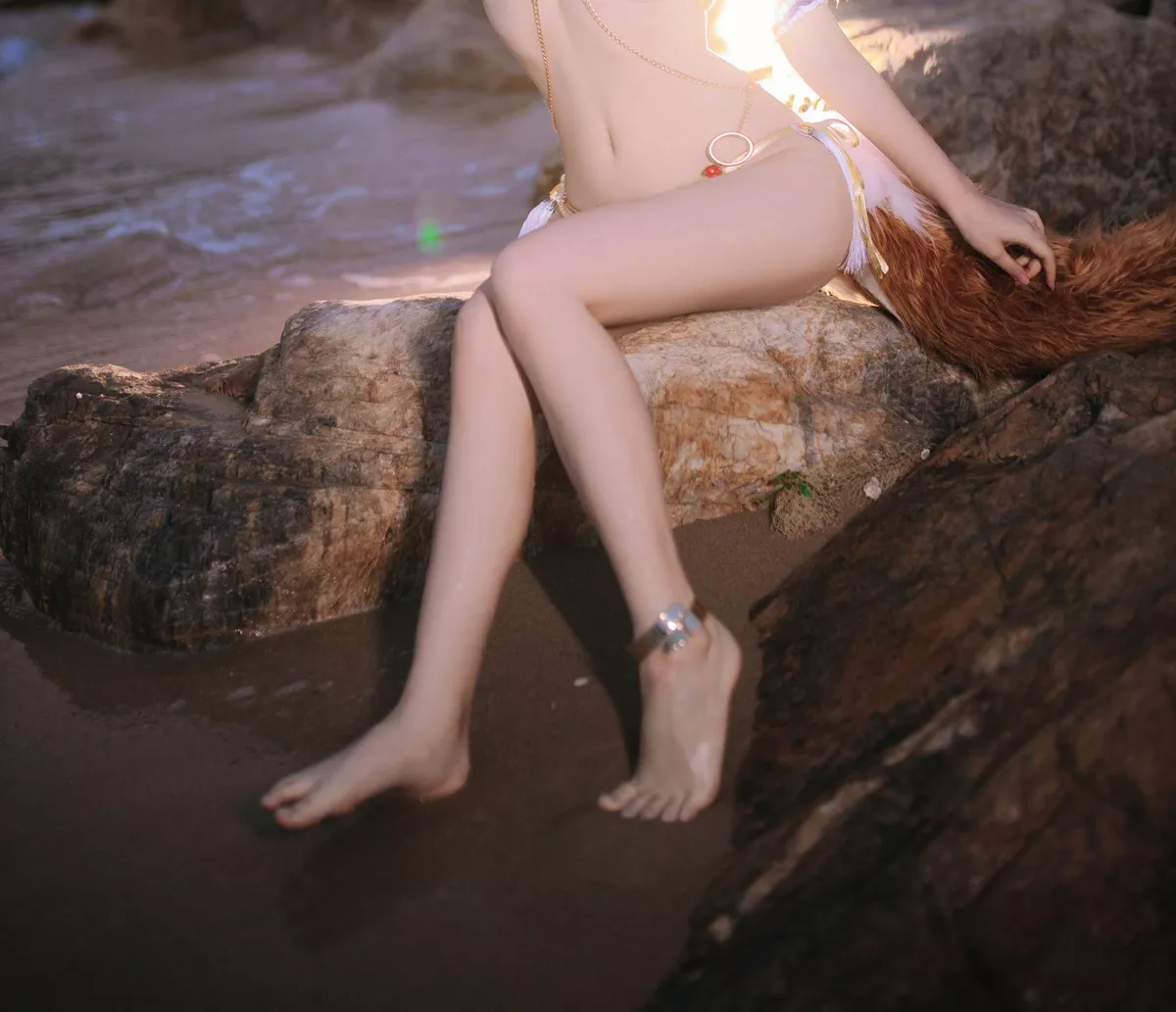 Cosplay日奈娇阿拉伯舞娘主题户外沙滩性感比基尼秀完美身材迷人诱惑写真37P