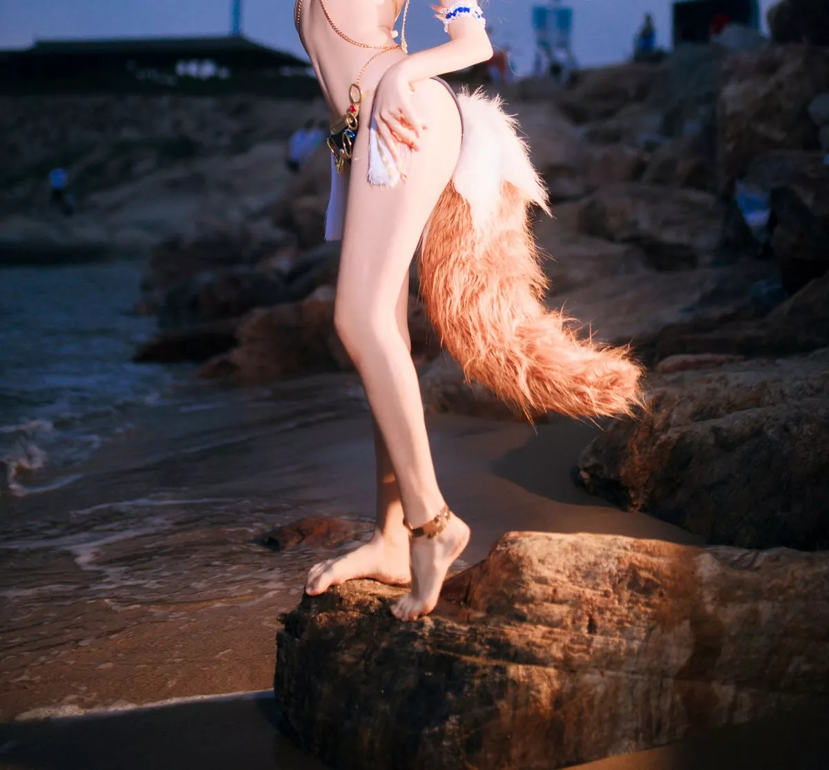 Cosplay日奈娇阿拉伯舞娘主题户外沙滩性感比基尼秀完美身材迷人诱惑写真37P