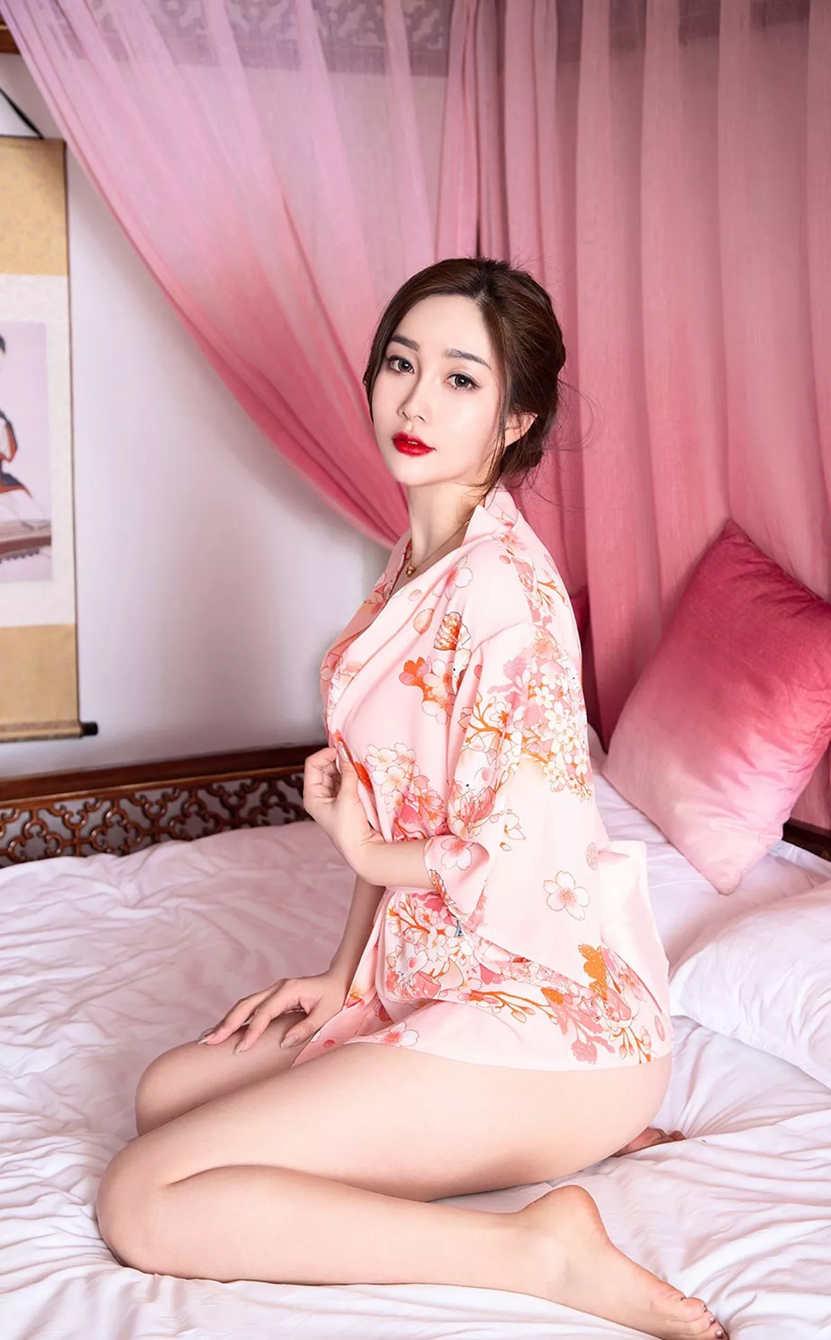 [Ugirls爱尤物]No.2146_模特宥利私房低胸粉色服饰秀完美身材性感美腿诱惑写真35P