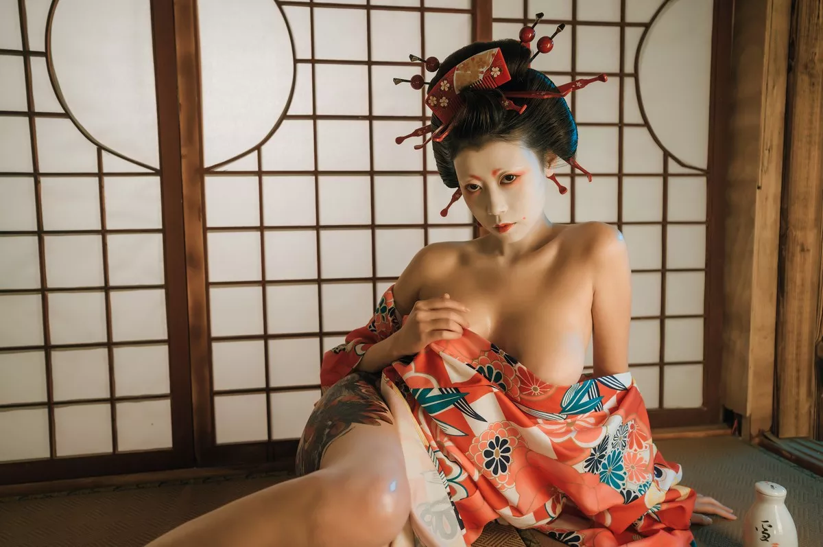 萌妹奈汐酱nice艺妓回忆录主题日系风格装扮私房半脱露傲人豪乳诱惑写真39P