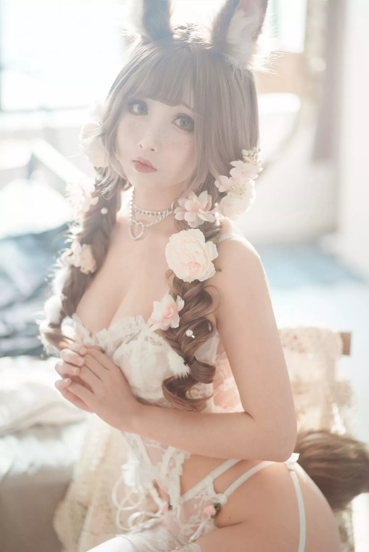 网络美女rioko凉凉子花涧兔主题私房白色蕾丝情趣内衣配蕾丝吊袜诱惑写真35P